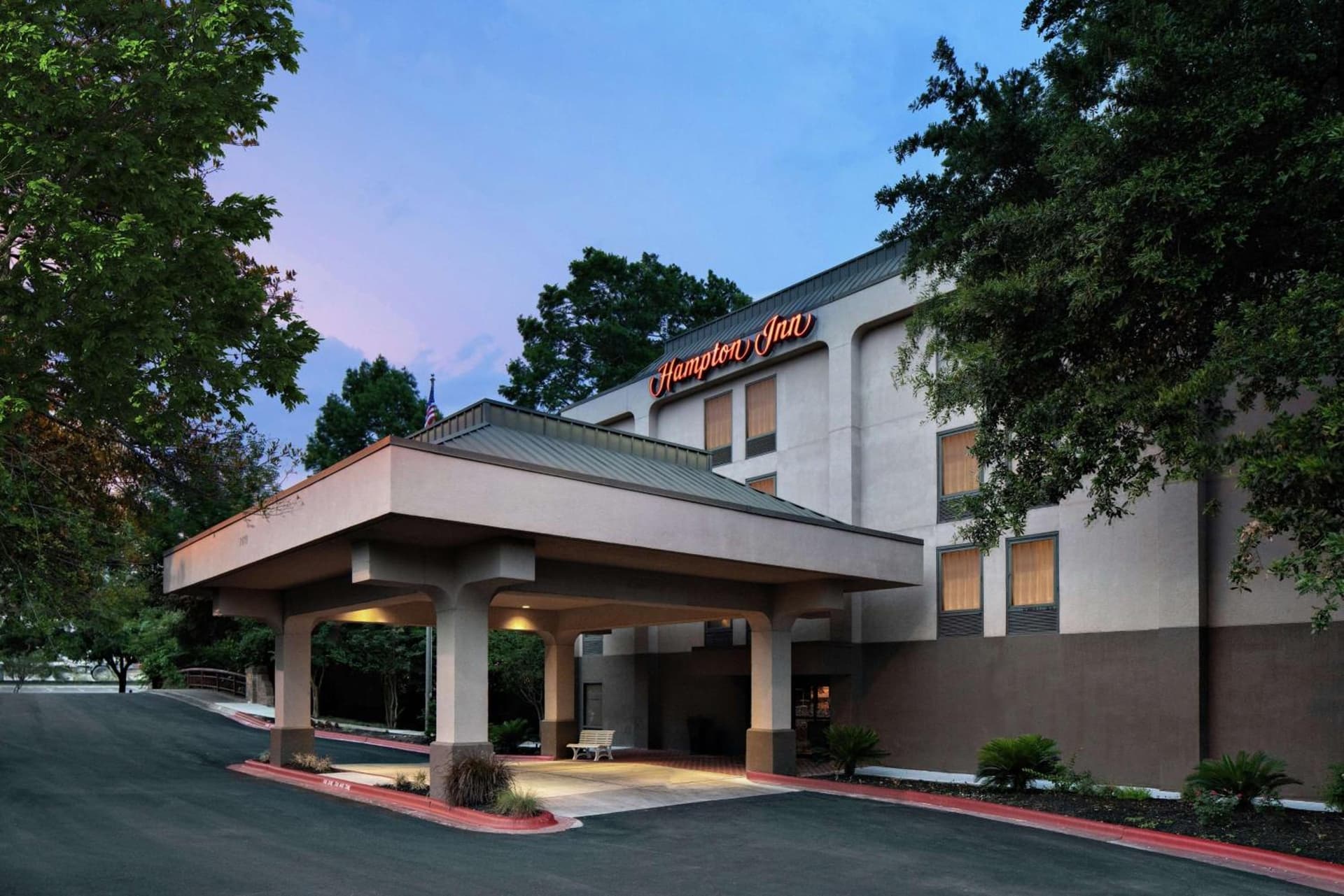 Hampton Inn Austin North interior in Austin, TX — gallery photo 2