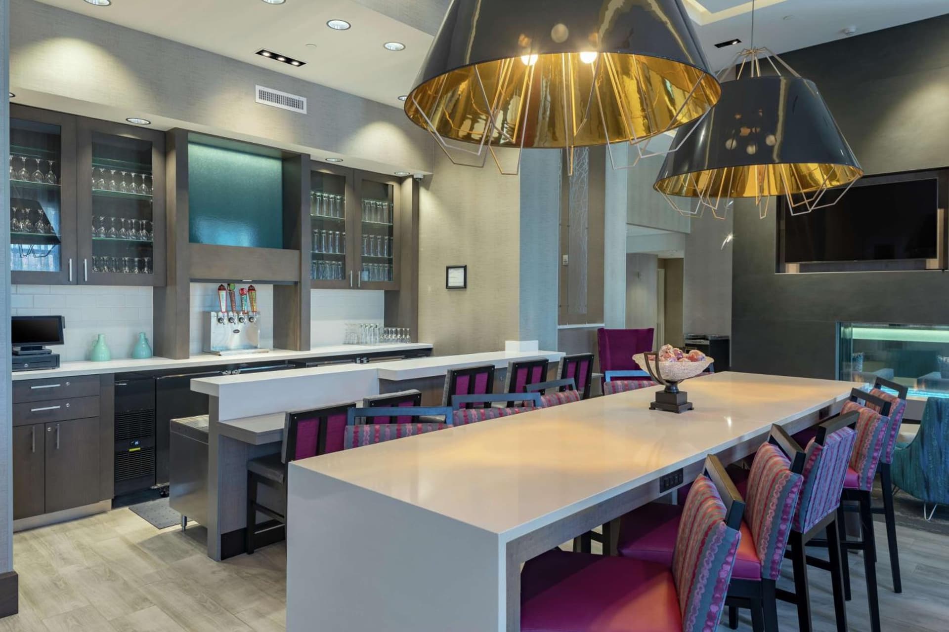 Hampton Inn & Suites Asheville Biltmore Area gallery photo in Asheville, NC — image 12