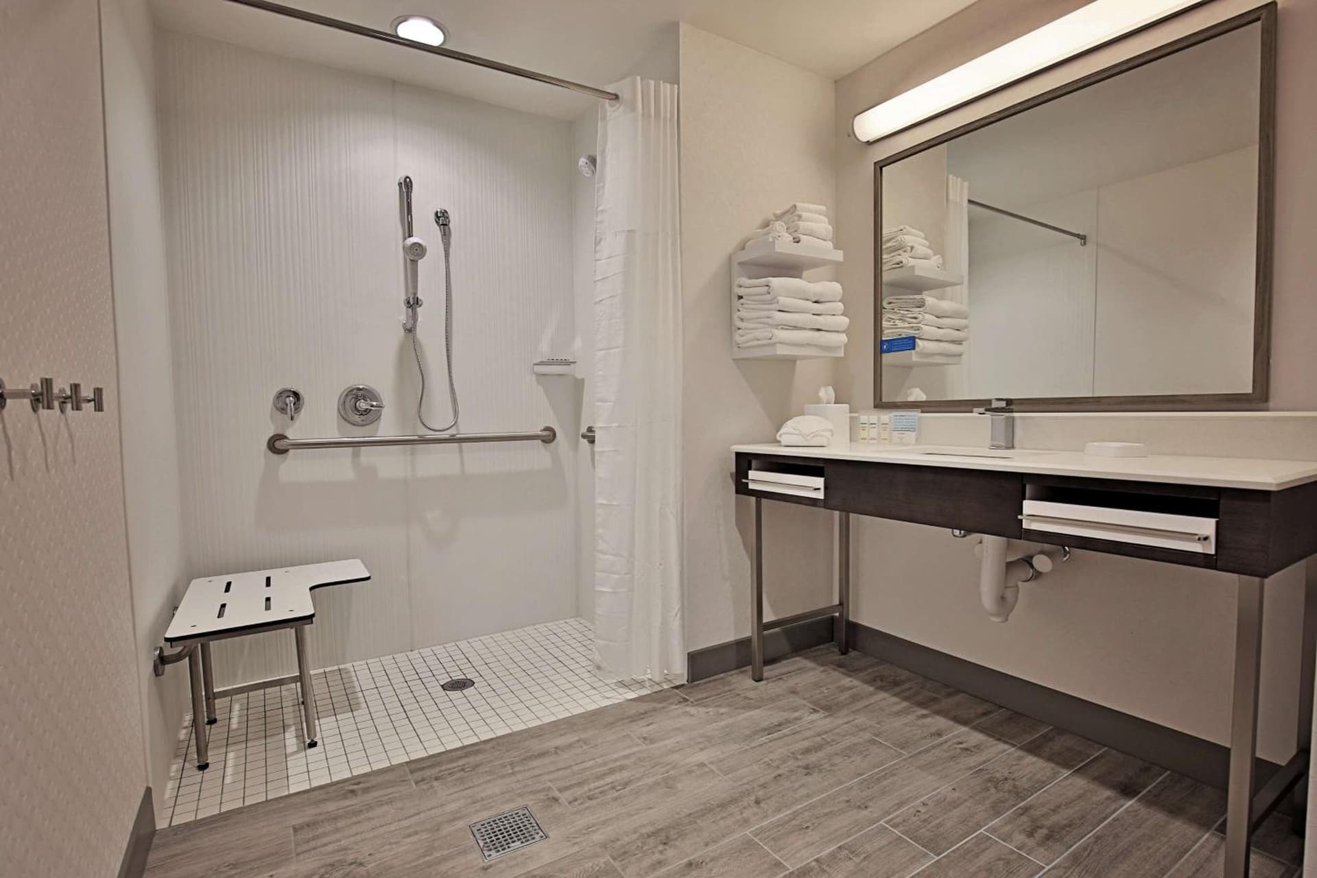 Hampton Inn & Suites Asheville Biltmore Area gallery photo in Asheville, NC — image 19