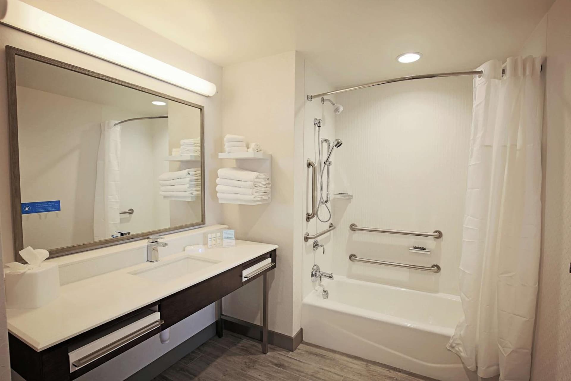 Hampton Inn & Suites Asheville Biltmore Area gallery photo in Asheville, NC — image 29