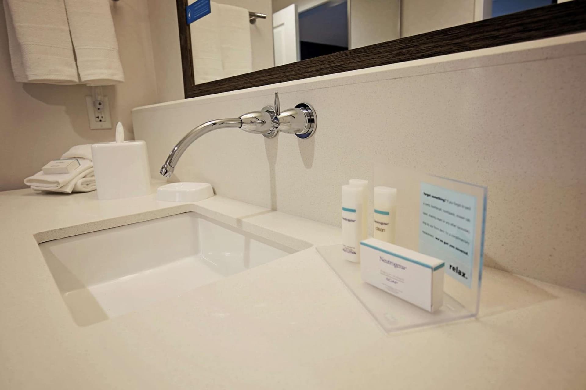 Hampton Inn & Suites Asheville Biltmore Area gallery photo in Asheville, NC — image 43