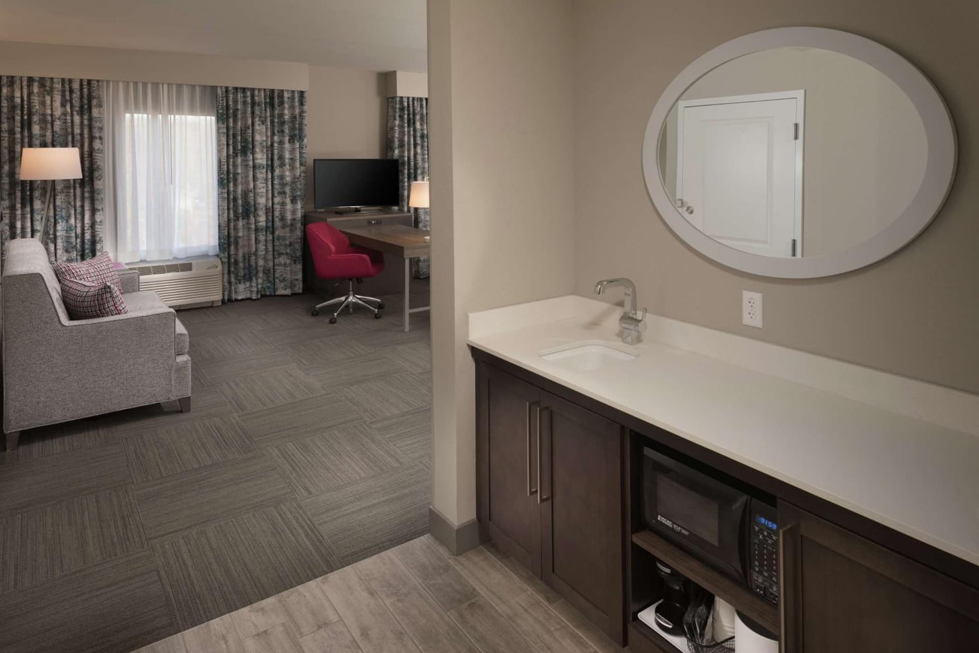 Hampton Inn & Suites Asheville Biltmore Area gallery photo in Asheville, NC — image 10