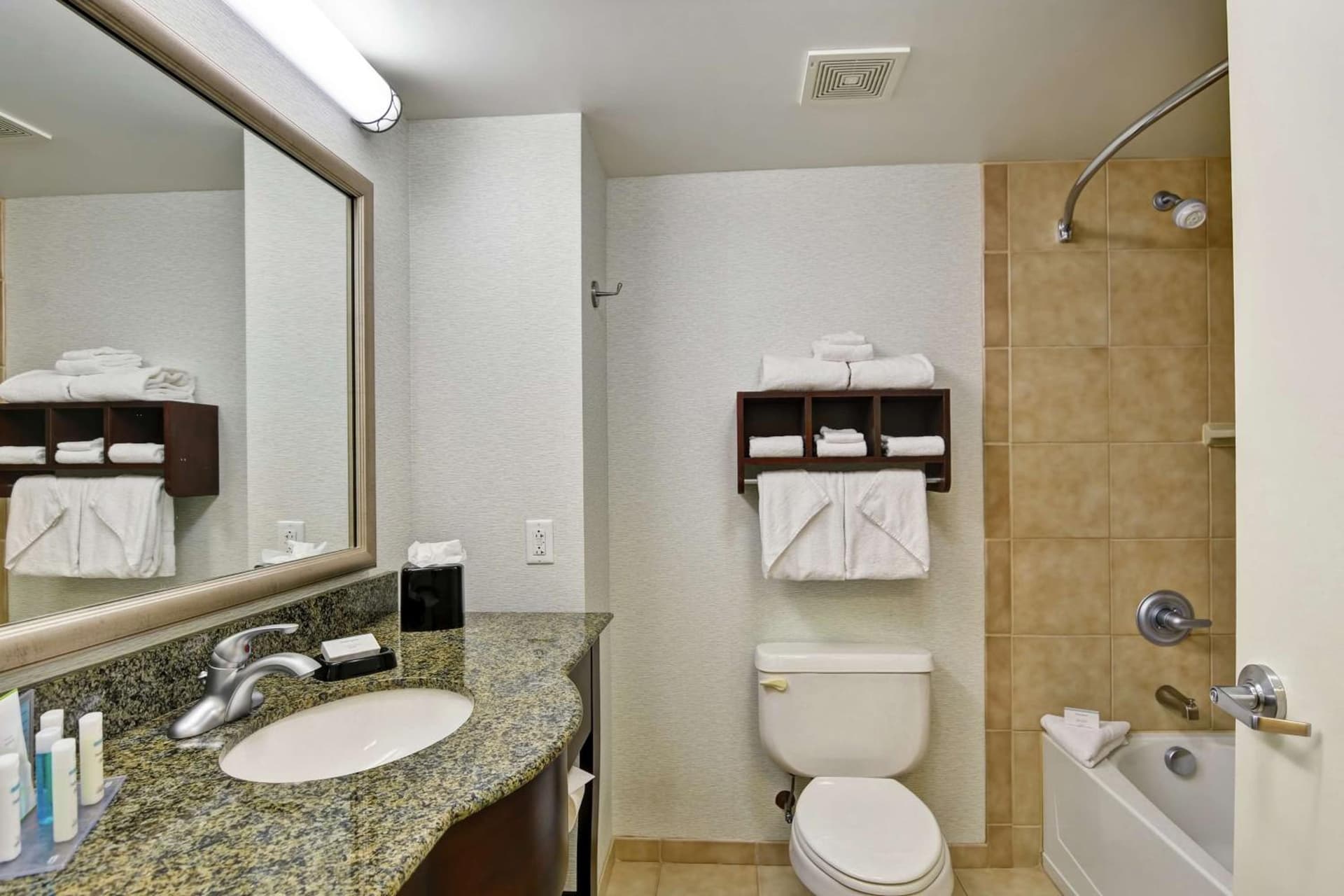 Hampton Inn & Suites Wilkes-Barre gallery photo in Wilkes-Barre, PA — image 37