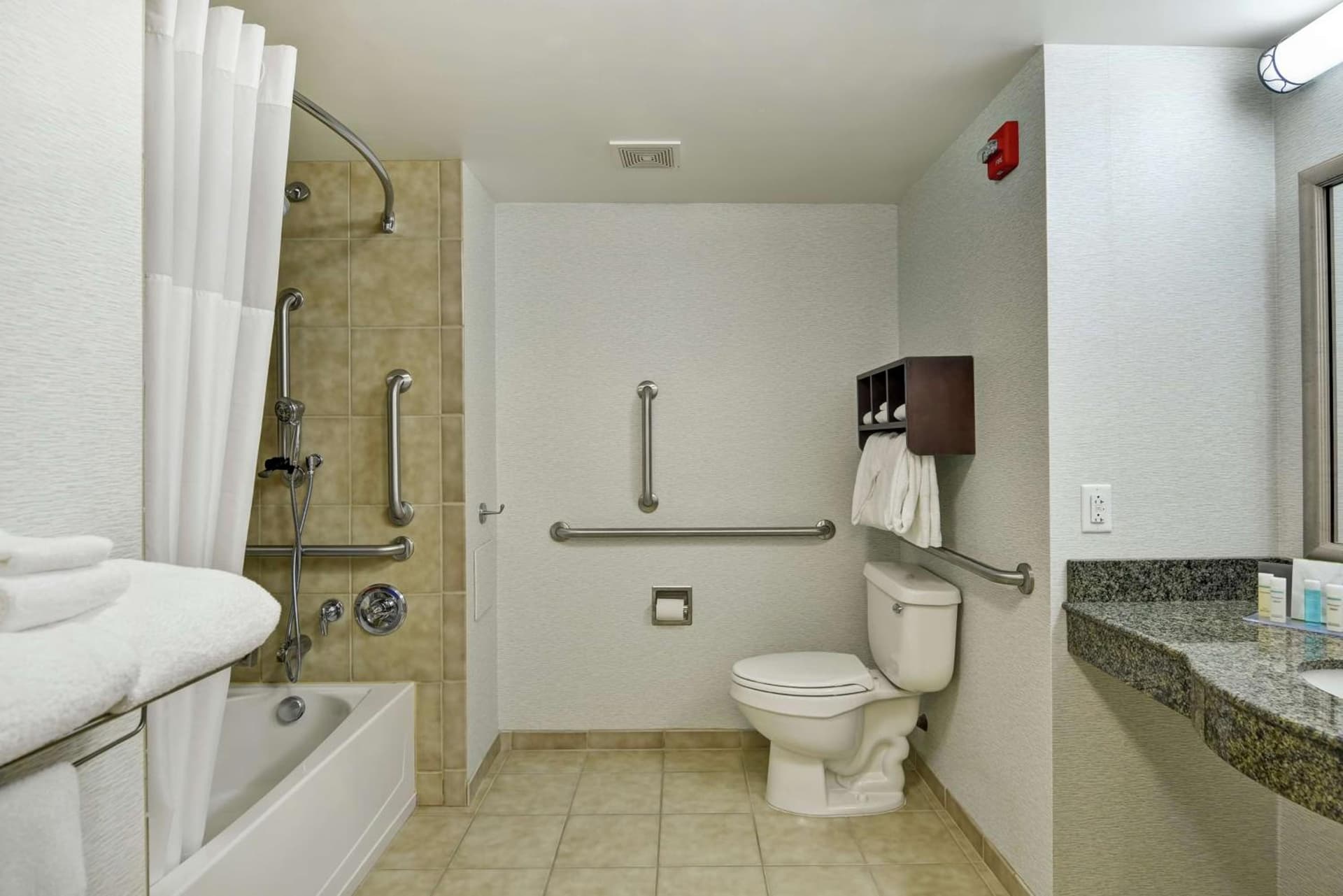 Hampton Inn & Suites Wilkes-Barre gallery photo in Wilkes-Barre, PA — image 9