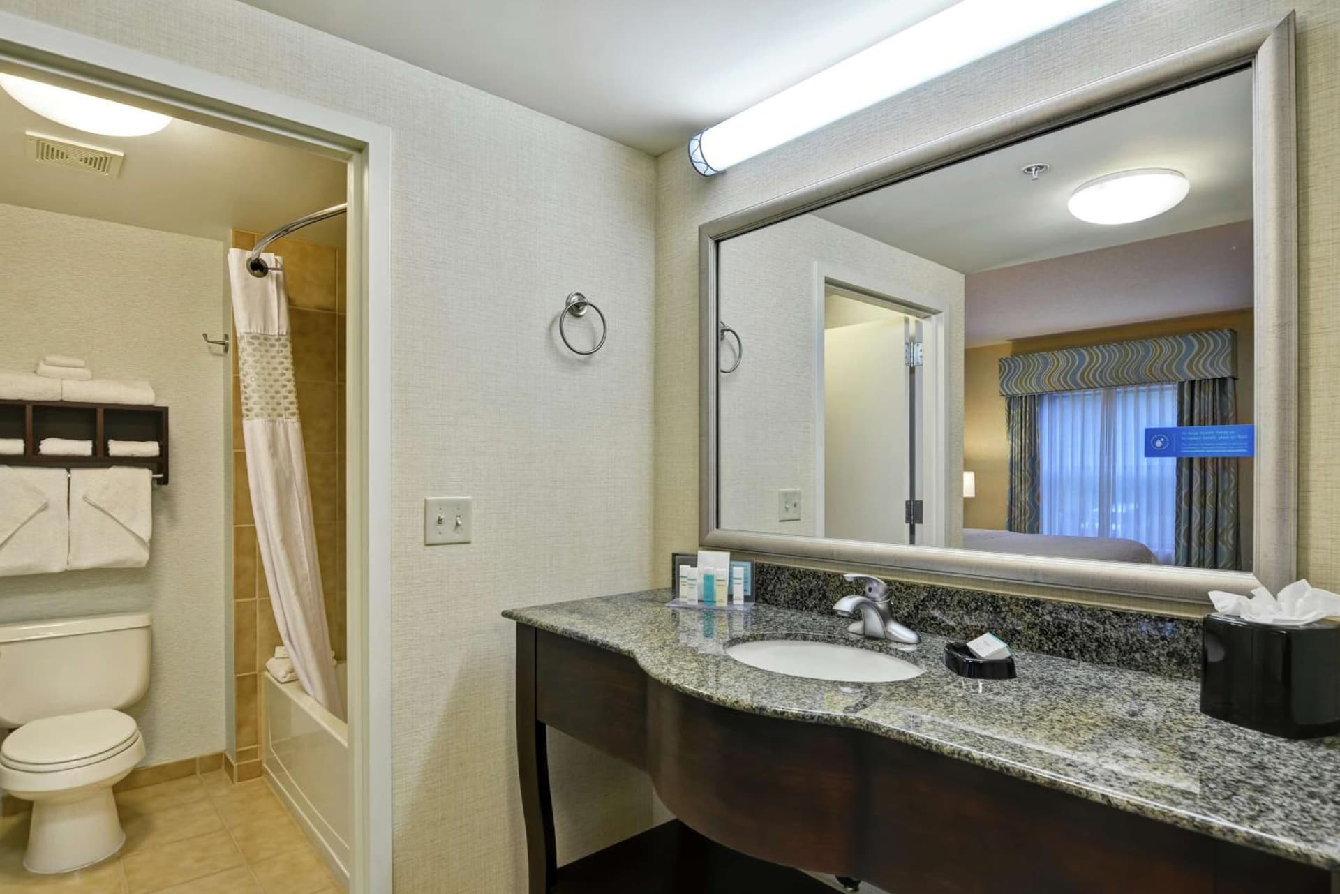 Hampton Inn & Suites Wilkes-Barre gallery photo in Wilkes-Barre, PA — image 39