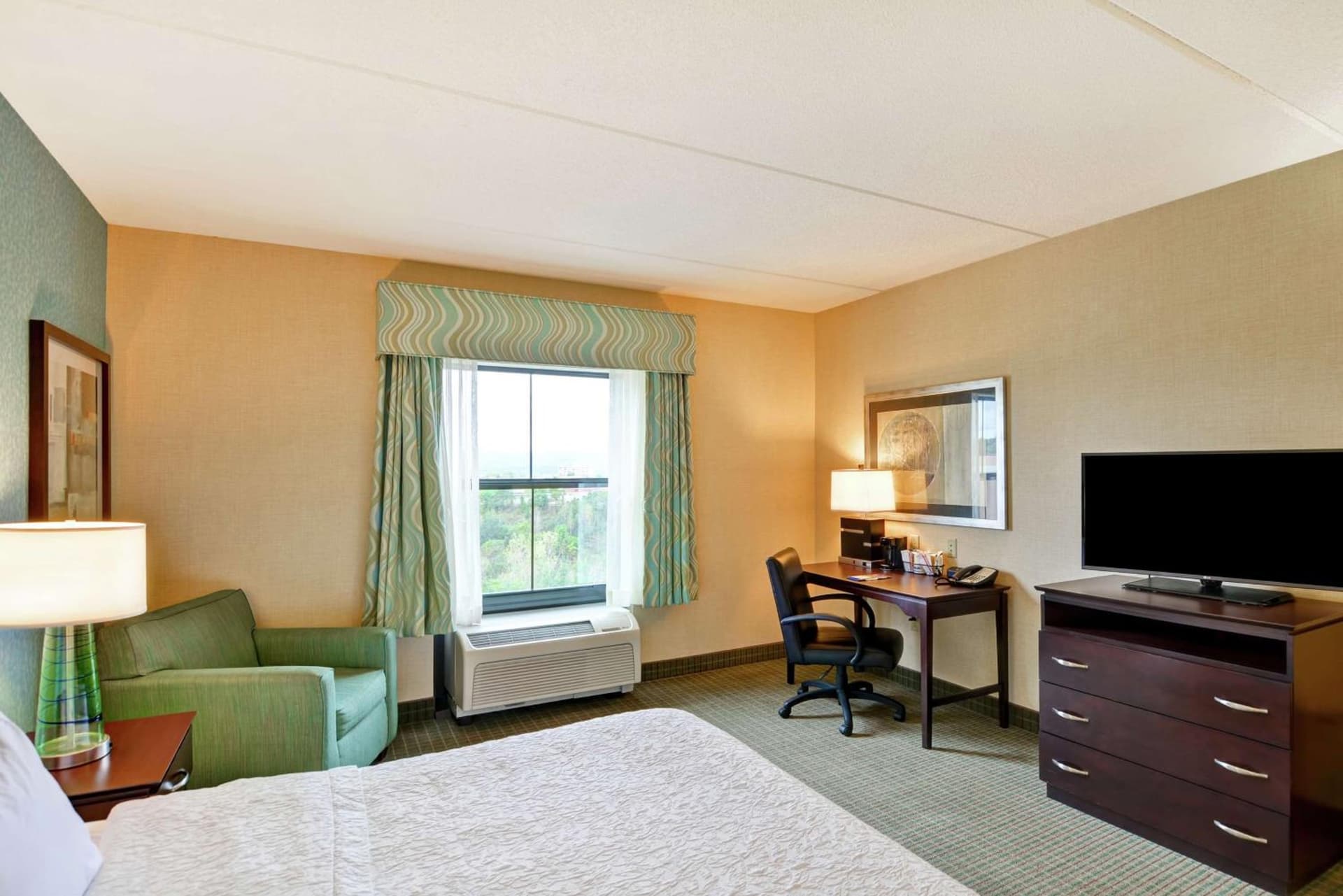 Hampton Inn & Suites Wilkes-Barre gallery photo in Wilkes-Barre, PA — image 15