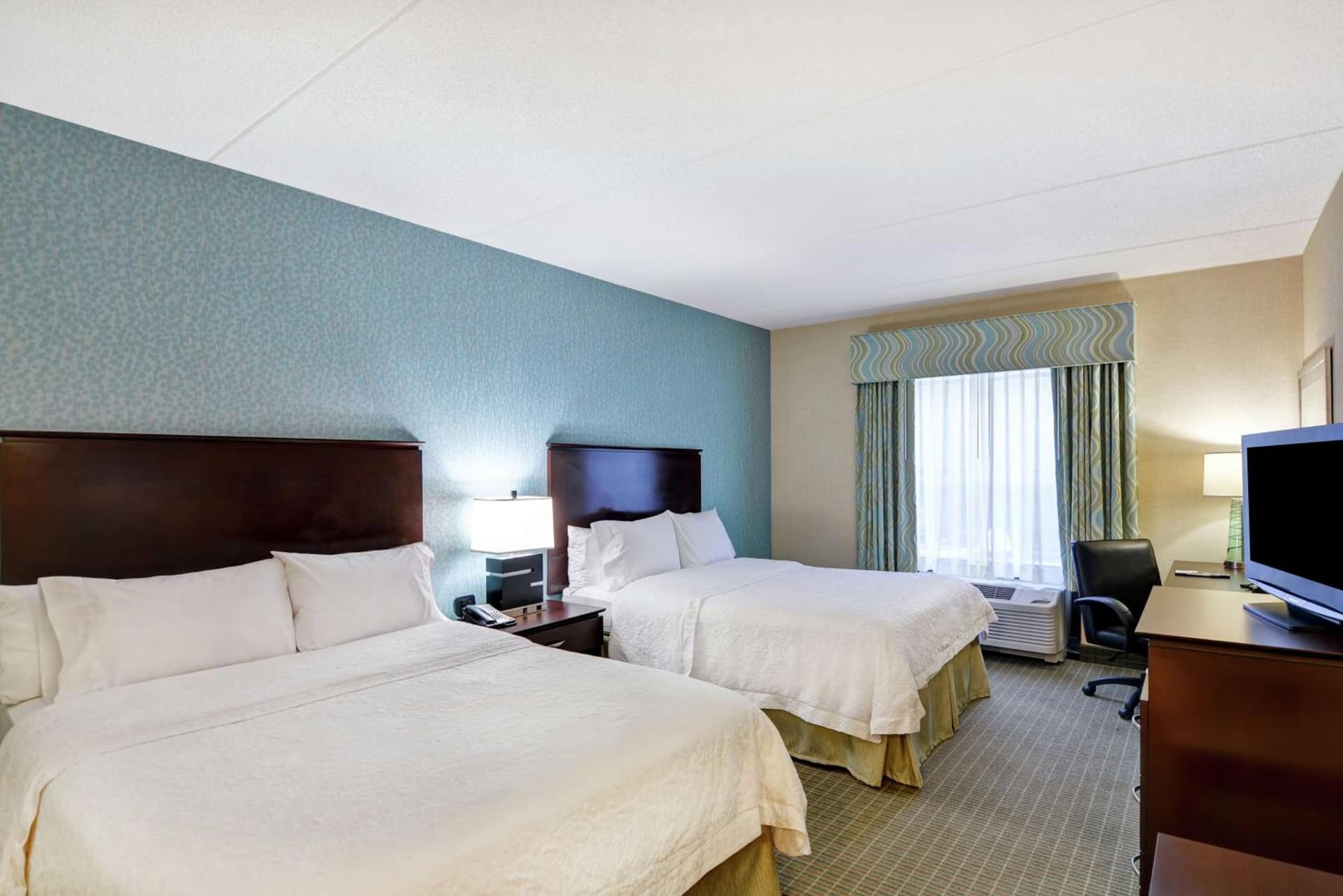 Hampton Inn & Suites Wilkes-Barre gallery photo in Wilkes-Barre, PA — image 8