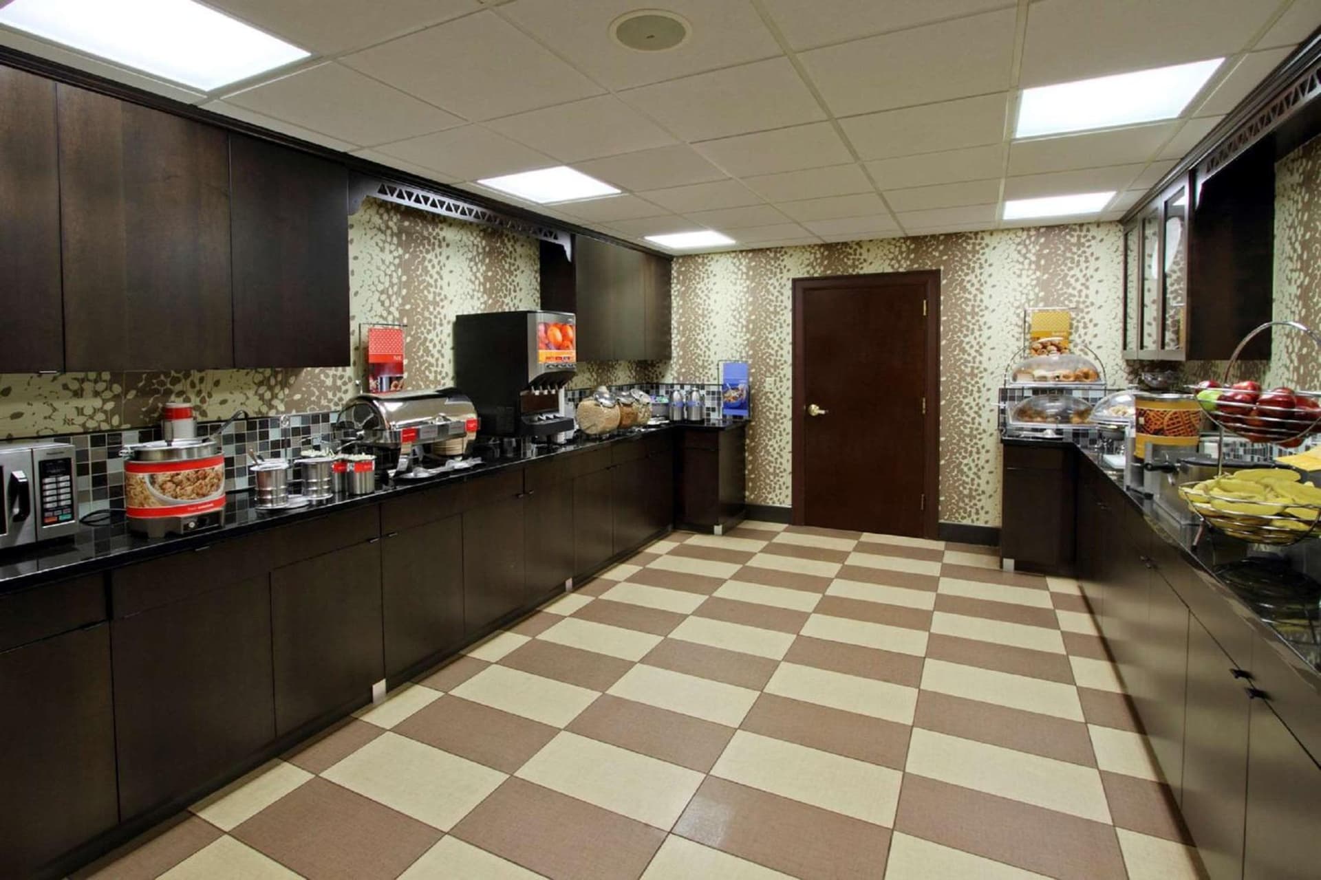 Hampton Inn & Suites Newtown gallery photo in Yardley, PA — image 39
