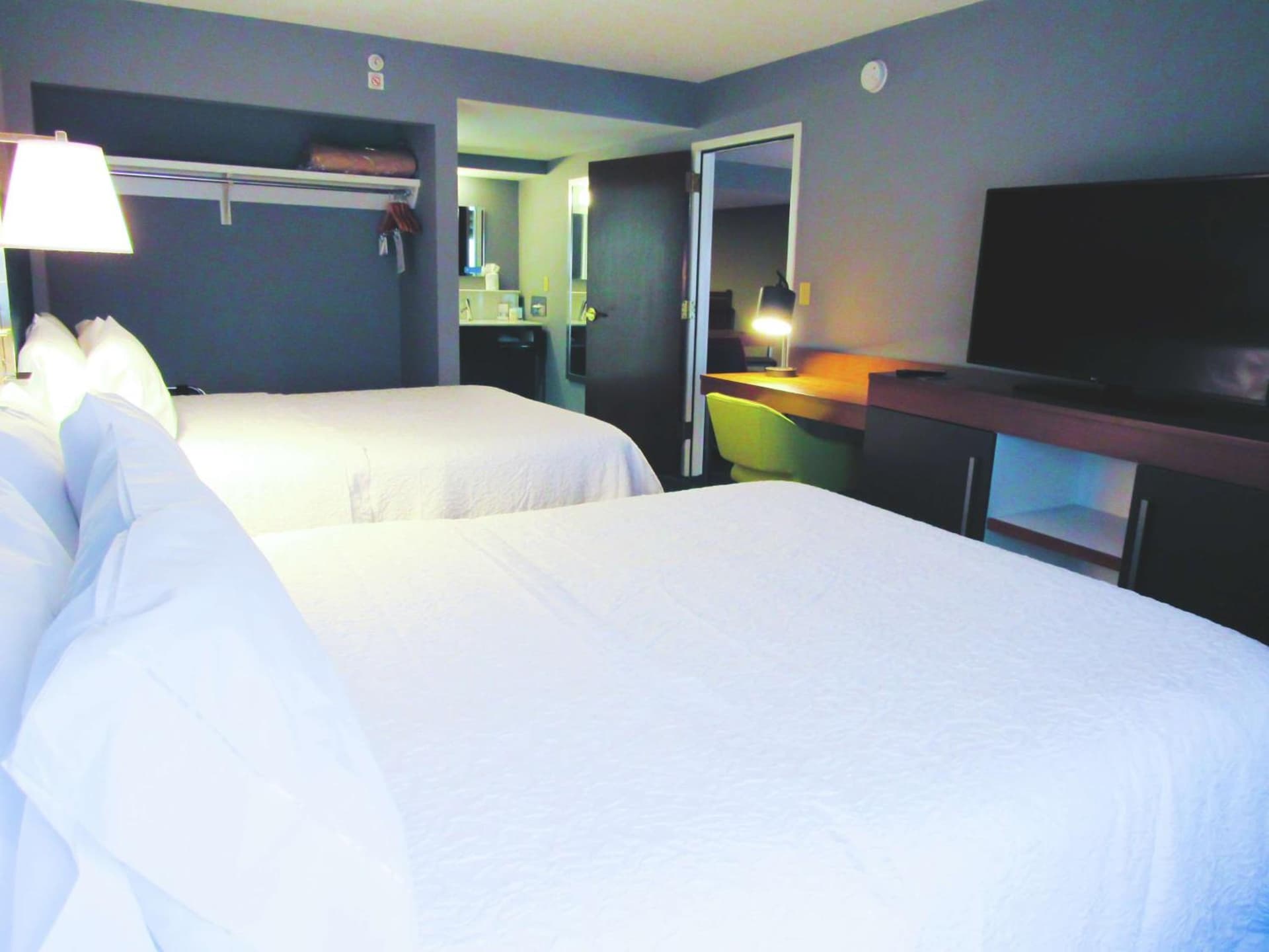 Hampton Inn & Suites Newtown gallery photo in Yardley, PA — image 56