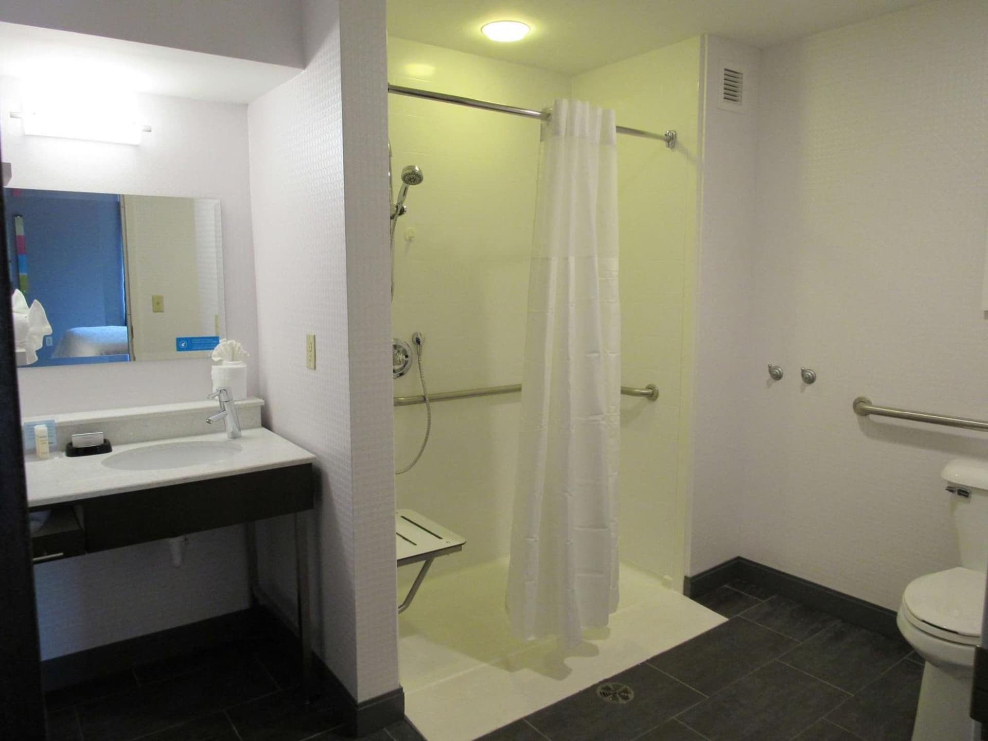 Hampton Inn & Suites Newtown gallery photo in Yardley, PA — image 59