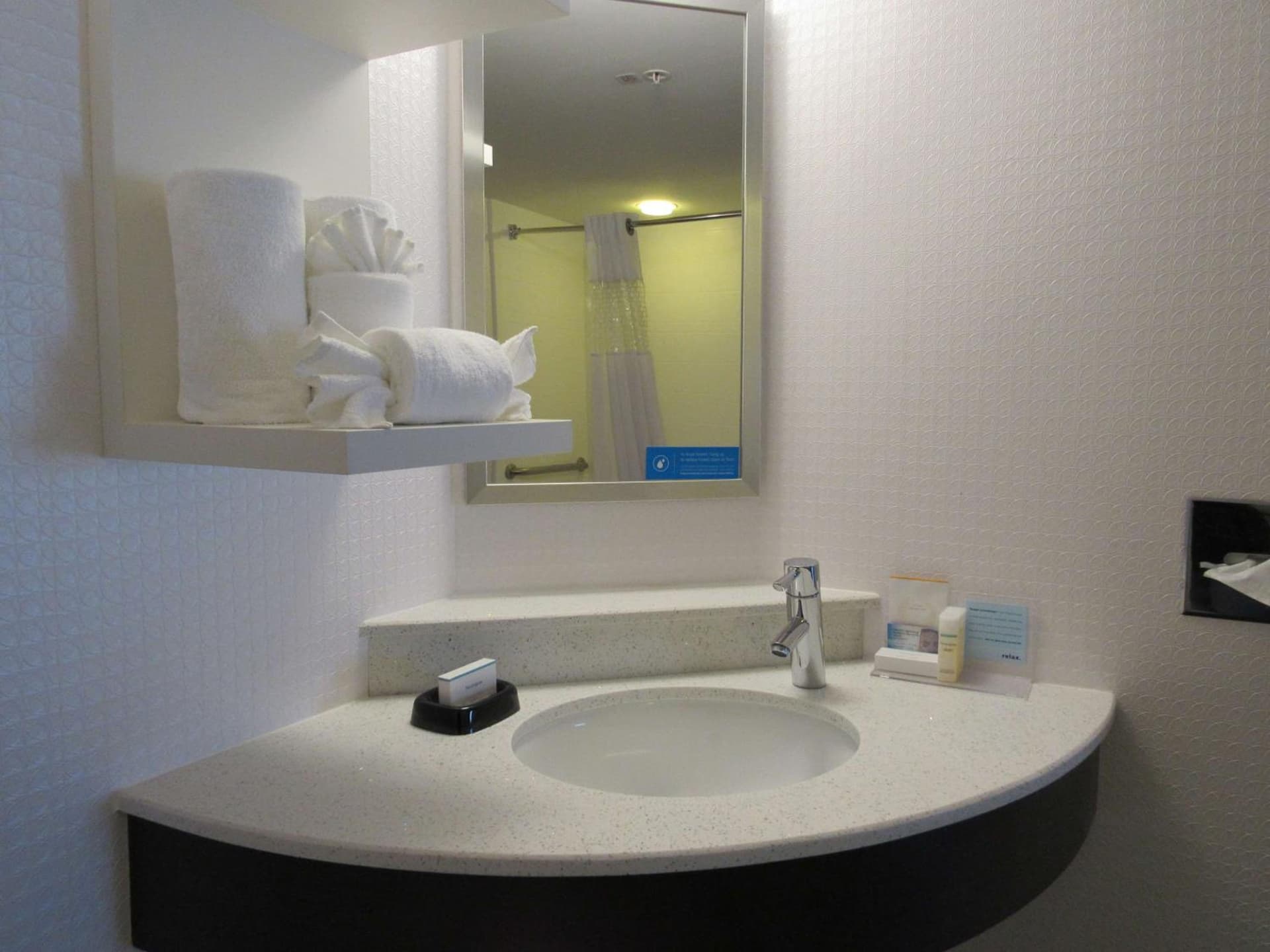 Hampton Inn & Suites Newtown gallery photo in Yardley, PA — image 34