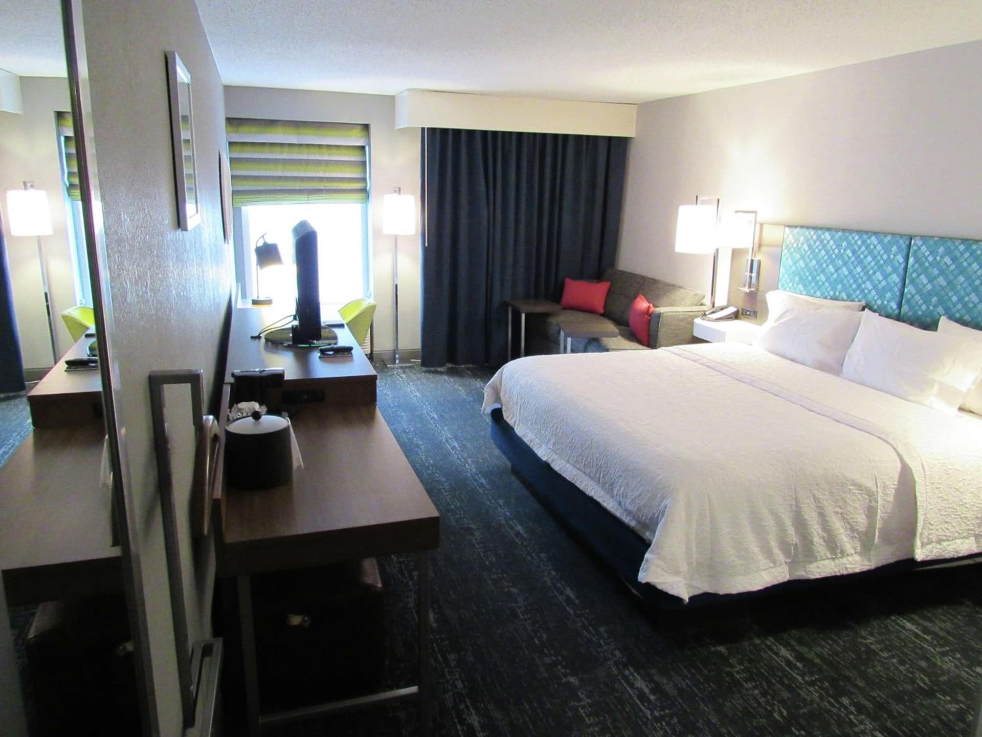 Hampton Inn & Suites Newtown gallery photo in Yardley, PA — image 40