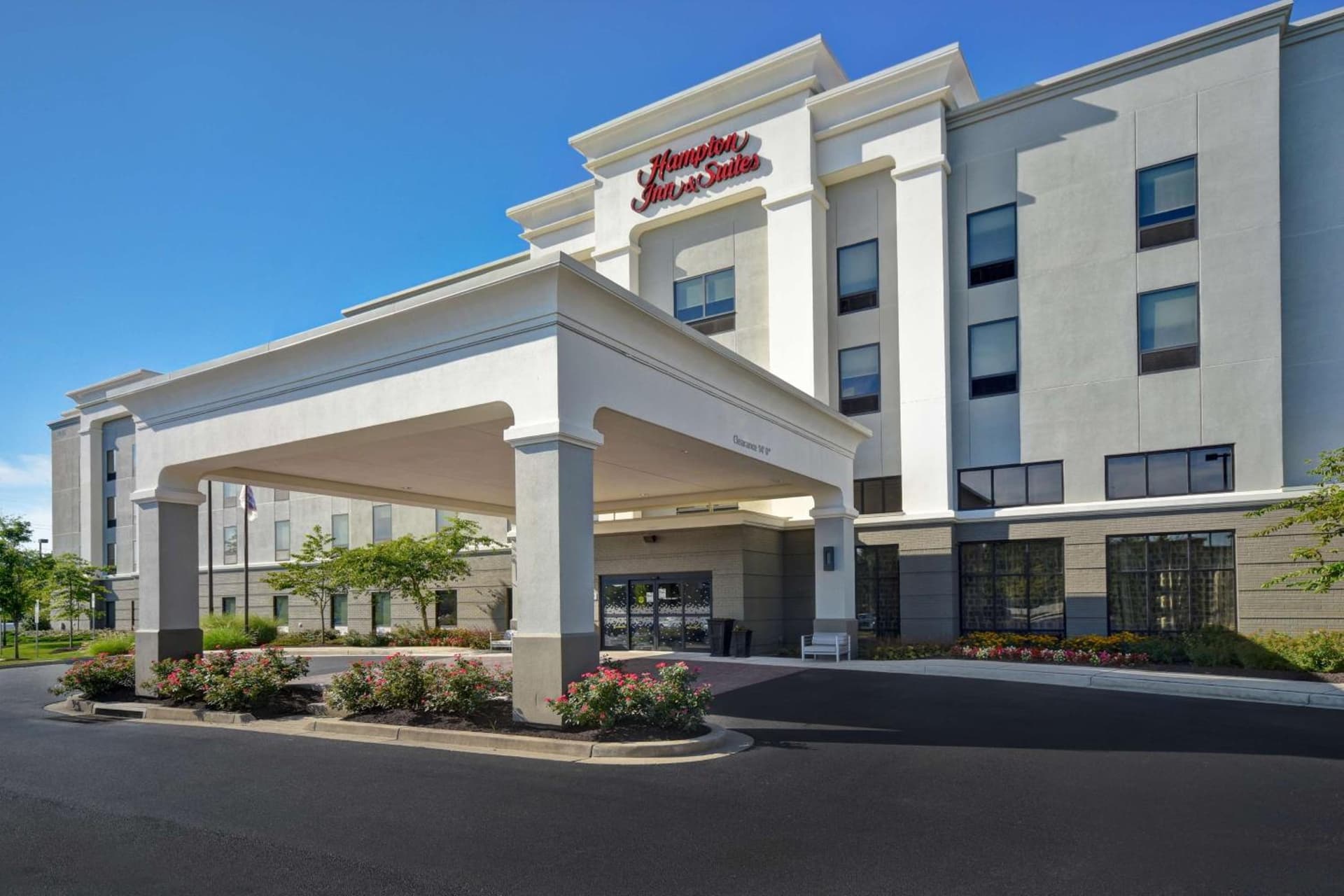 Hampton Inn & Suites Columbia South Fort Meade Area interior in Columbia, MD — gallery photo 2