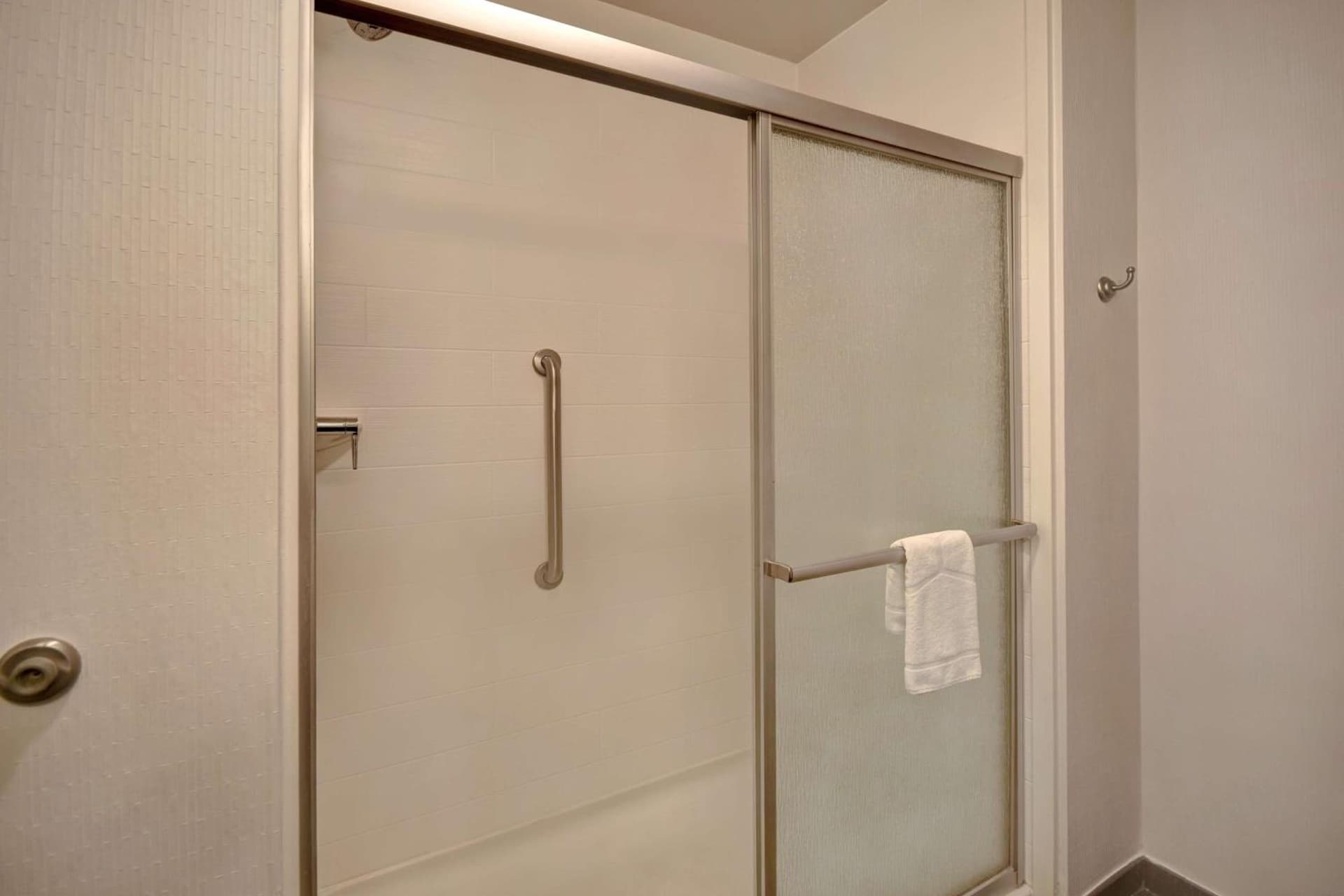 Hampton Inn & Suites Columbia South Fort Meade Area gallery photo in Columbia, MD — image 4