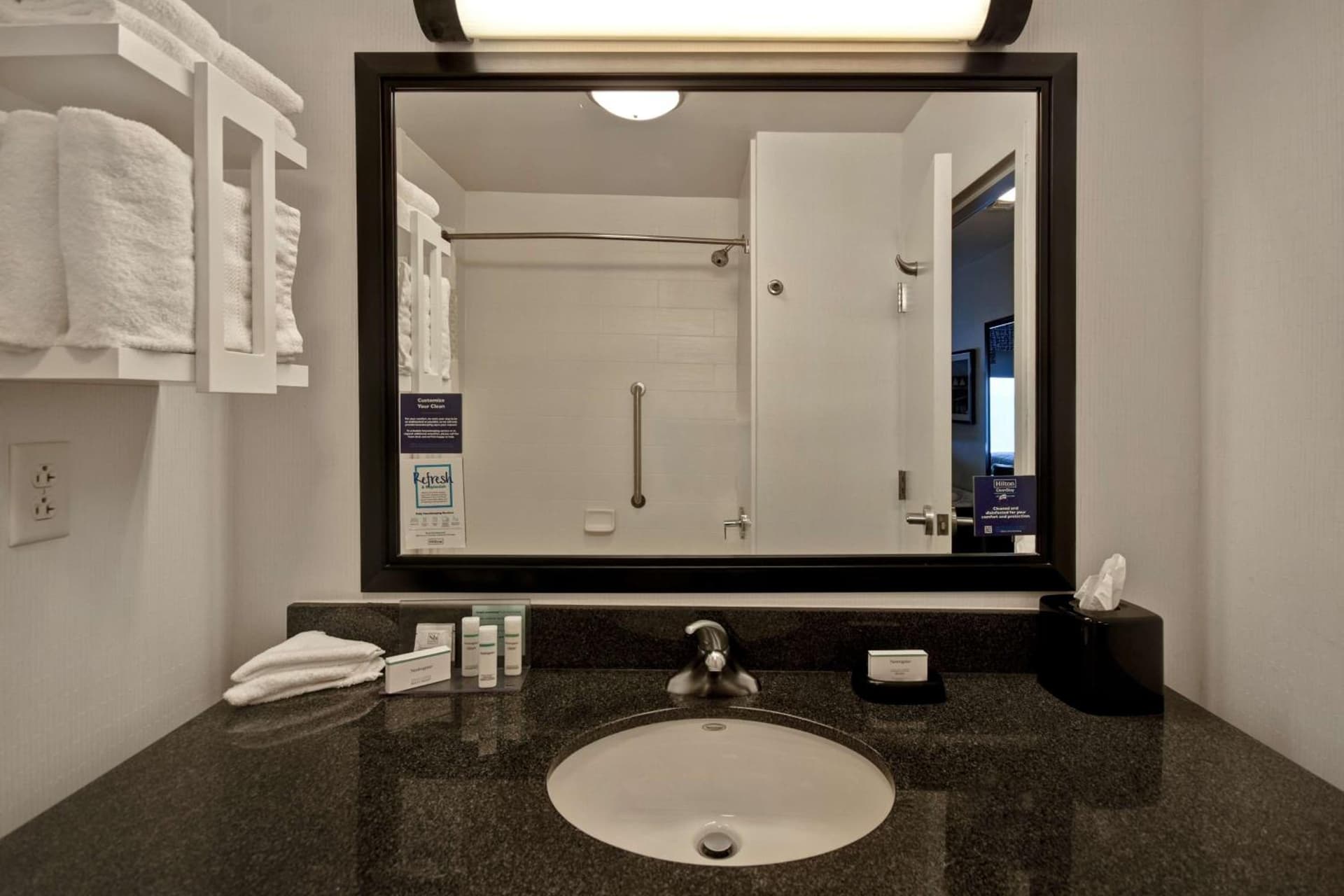 Hampton Inn & Suites Columbia South Fort Meade Area gallery photo in Columbia, MD — image 7