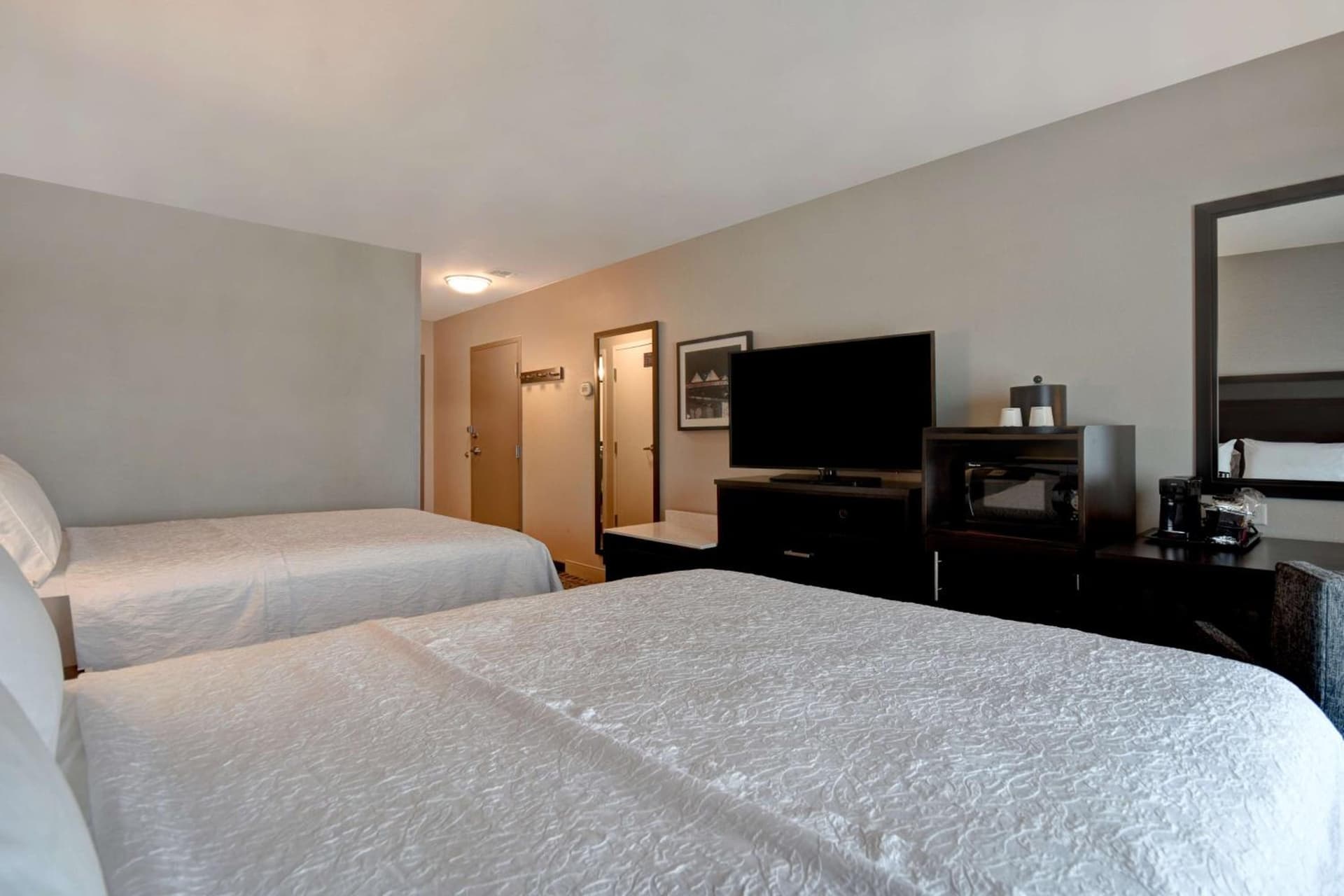 Hampton Inn & Suites Columbia South Fort Meade Area gallery photo in Columbia, MD — image 14