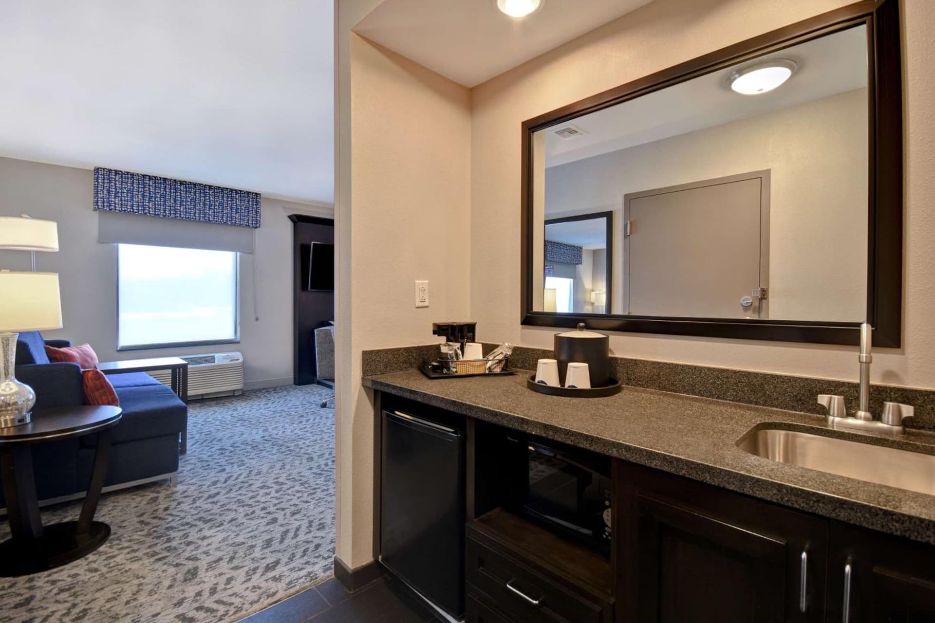Hampton Inn & Suites Columbia South Fort Meade Area gallery photo in Columbia, MD — image 15
