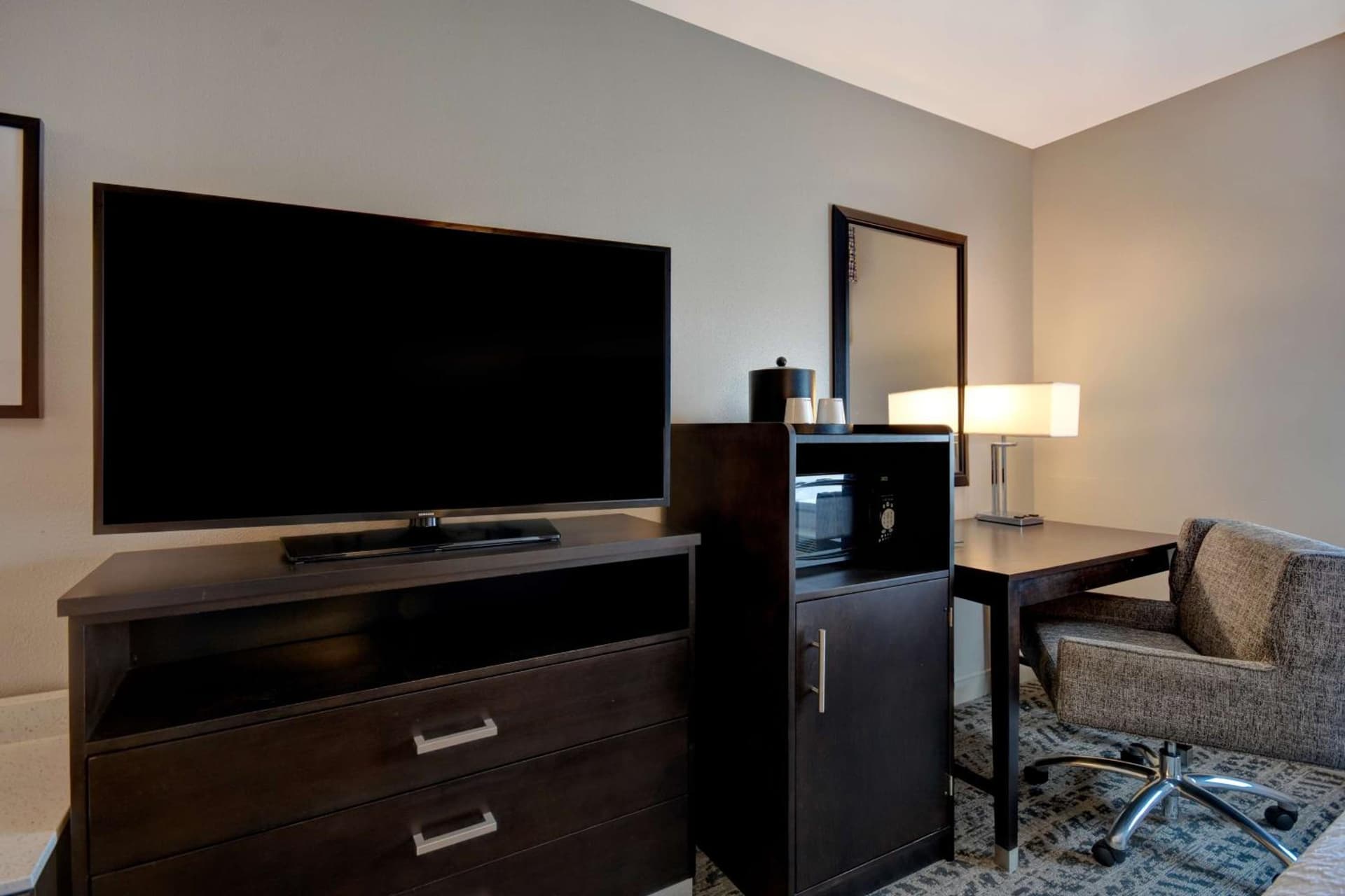 Hampton Inn & Suites Columbia South Fort Meade Area gallery photo in Columbia, MD — image 32