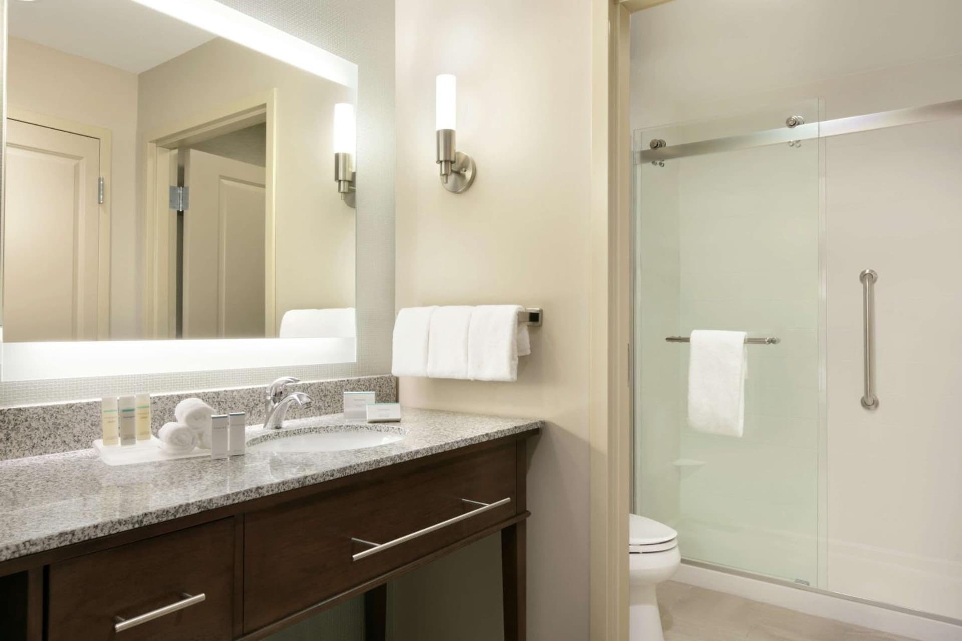 Homewood Suites By Hilton Hartford Manchester interior in Manchester — gallery photo 2