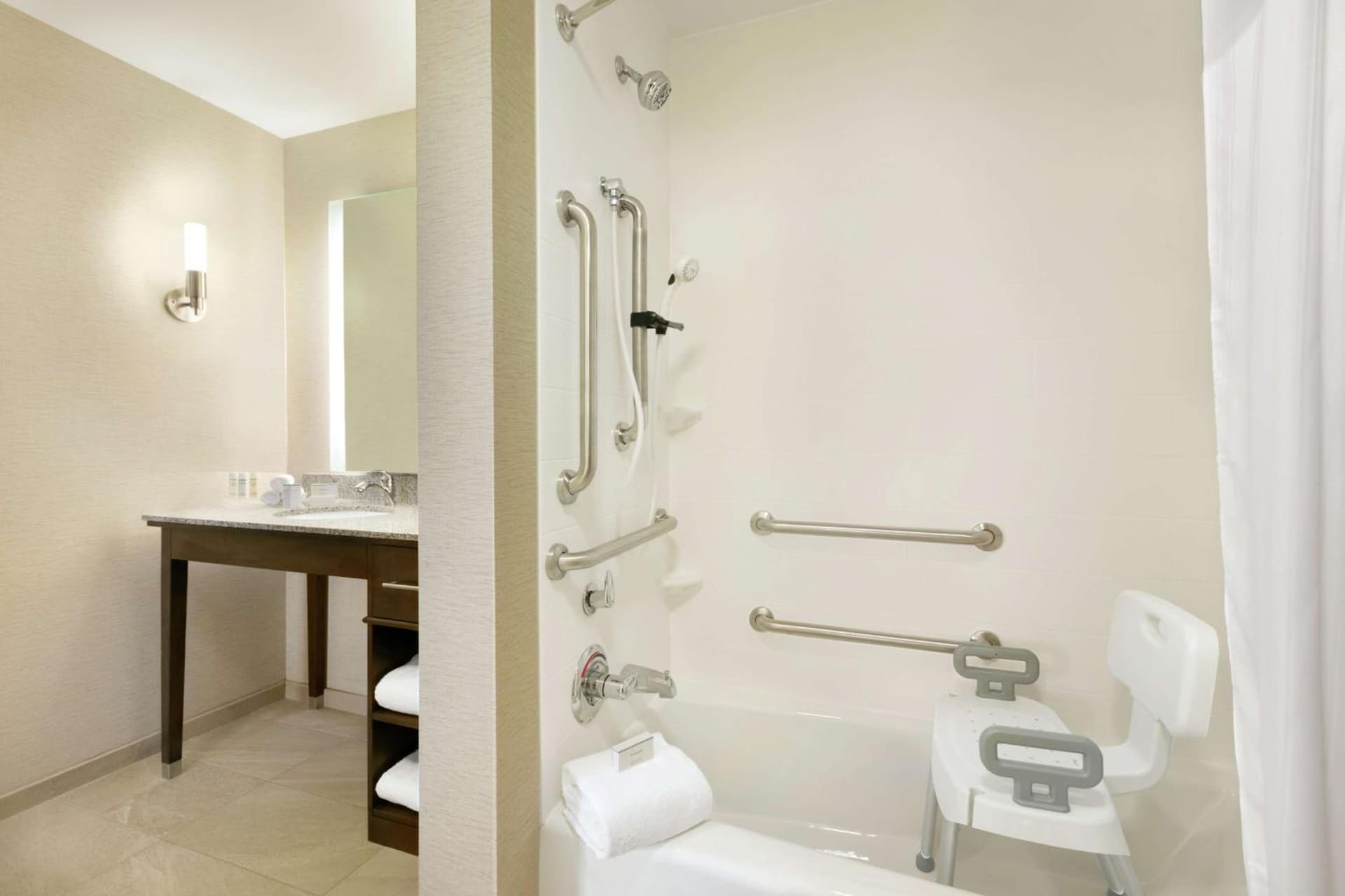 Homewood Suites By Hilton Hartford Manchester gallery photo in Manchester — image 63