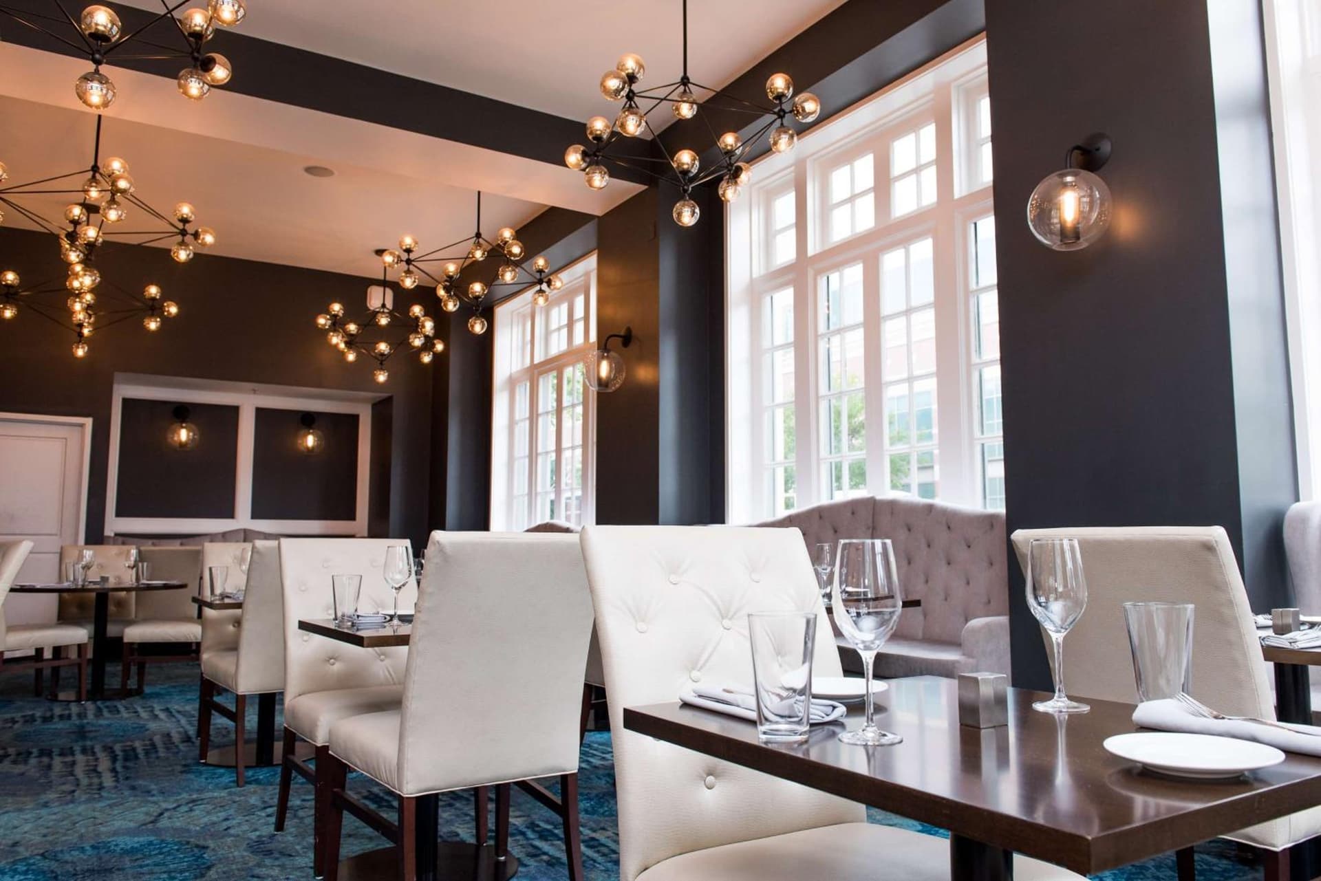 Redmont Hotel Birmingham - Curio Collection by Hilton gallery photo in Birmingham, AL — image 12