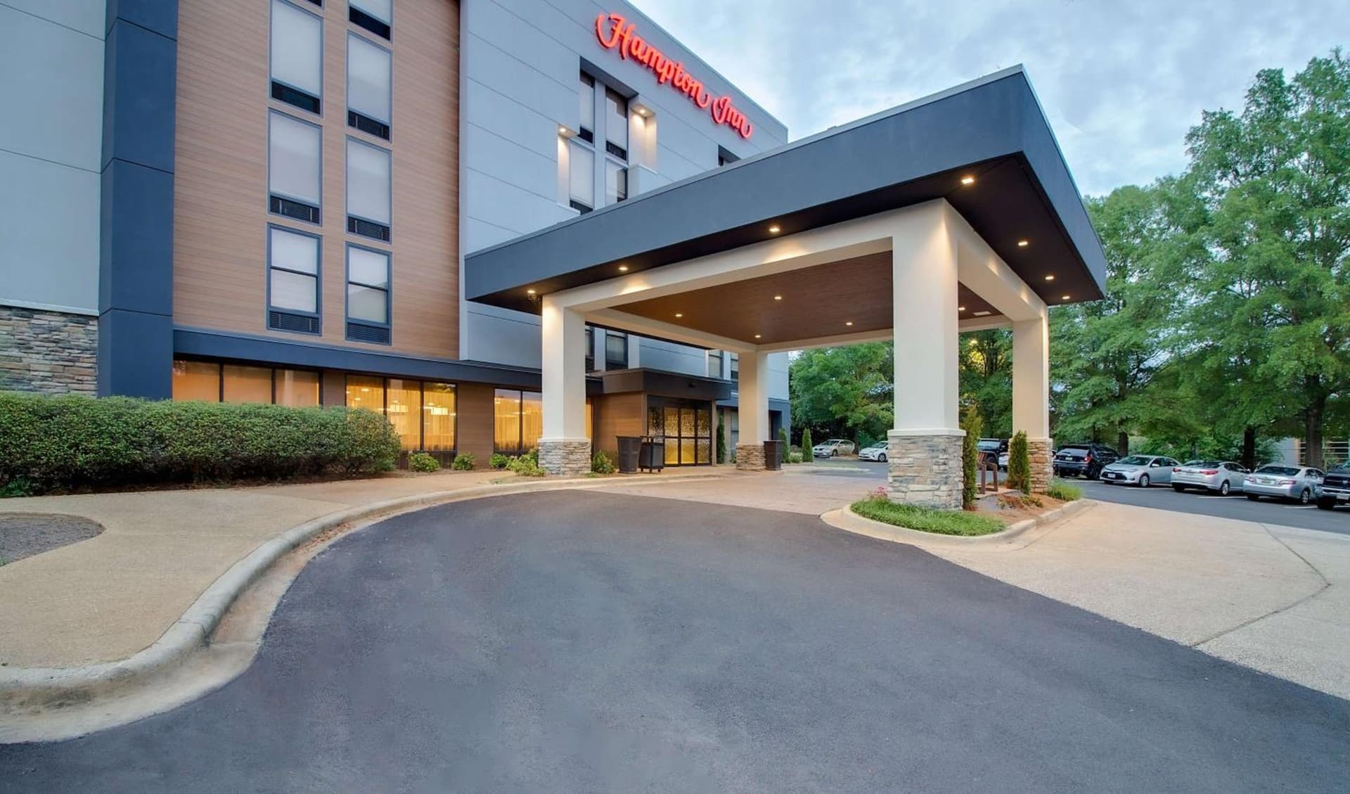 Hampton Inn Birmingham-Colonnade 280 interior in Birmingham, AL — gallery photo 2