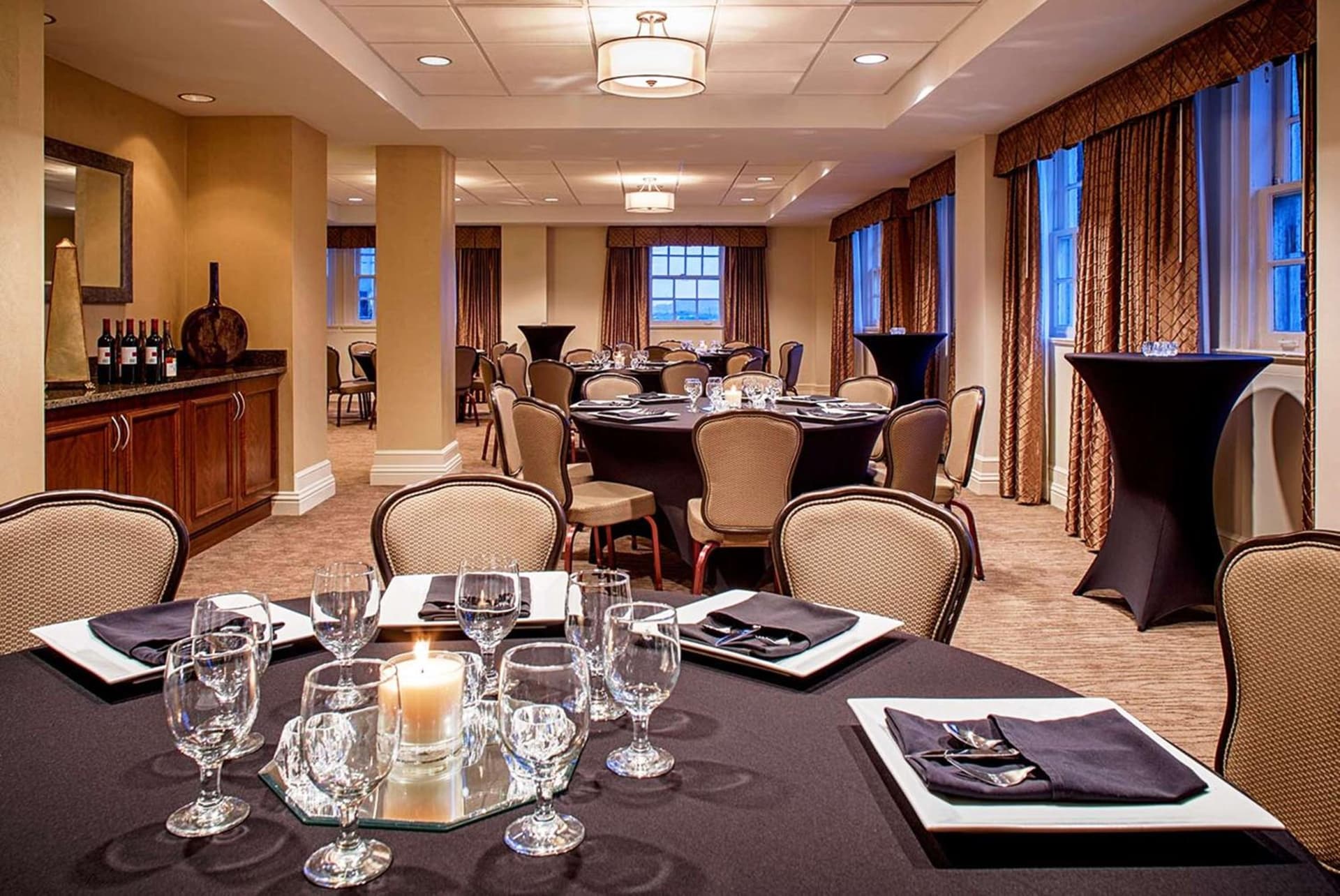 Hampton Inn & Suites Birmingham-Downtown-Tutwiler gallery photo in Birmingham, AL — image 7