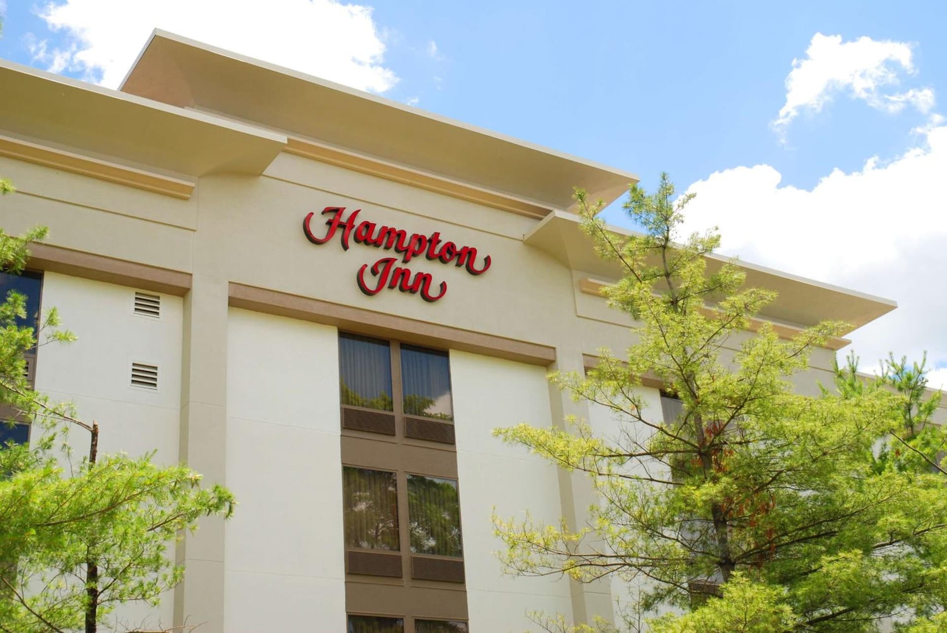 Hampton Inn Bloomington interior in Bloomington, IN — gallery photo 2