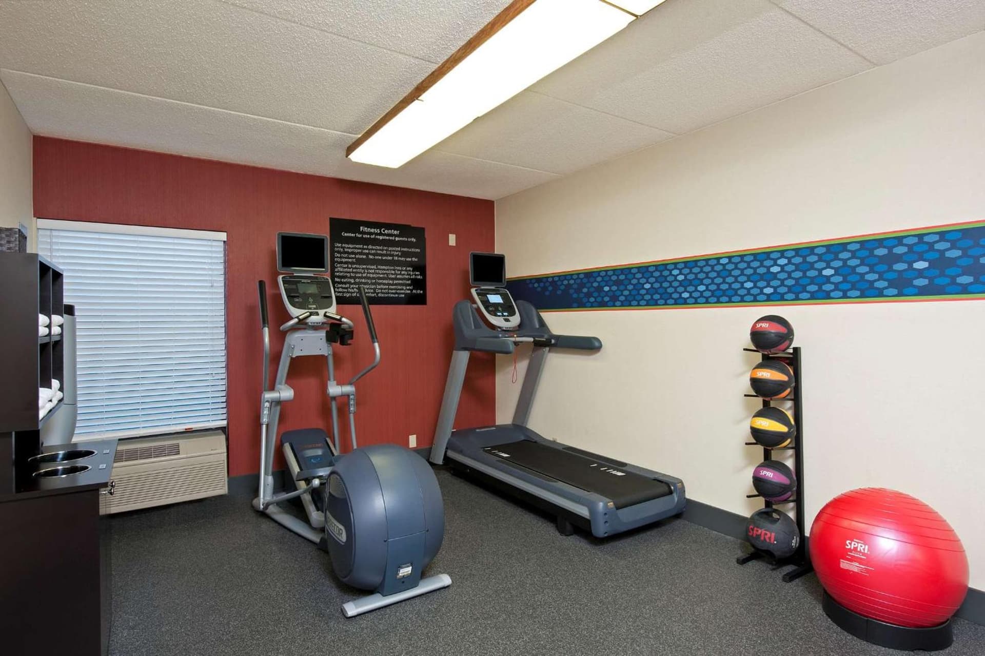 Hampton Inn Bloomington gallery photo in Bloomington, IN — image 5