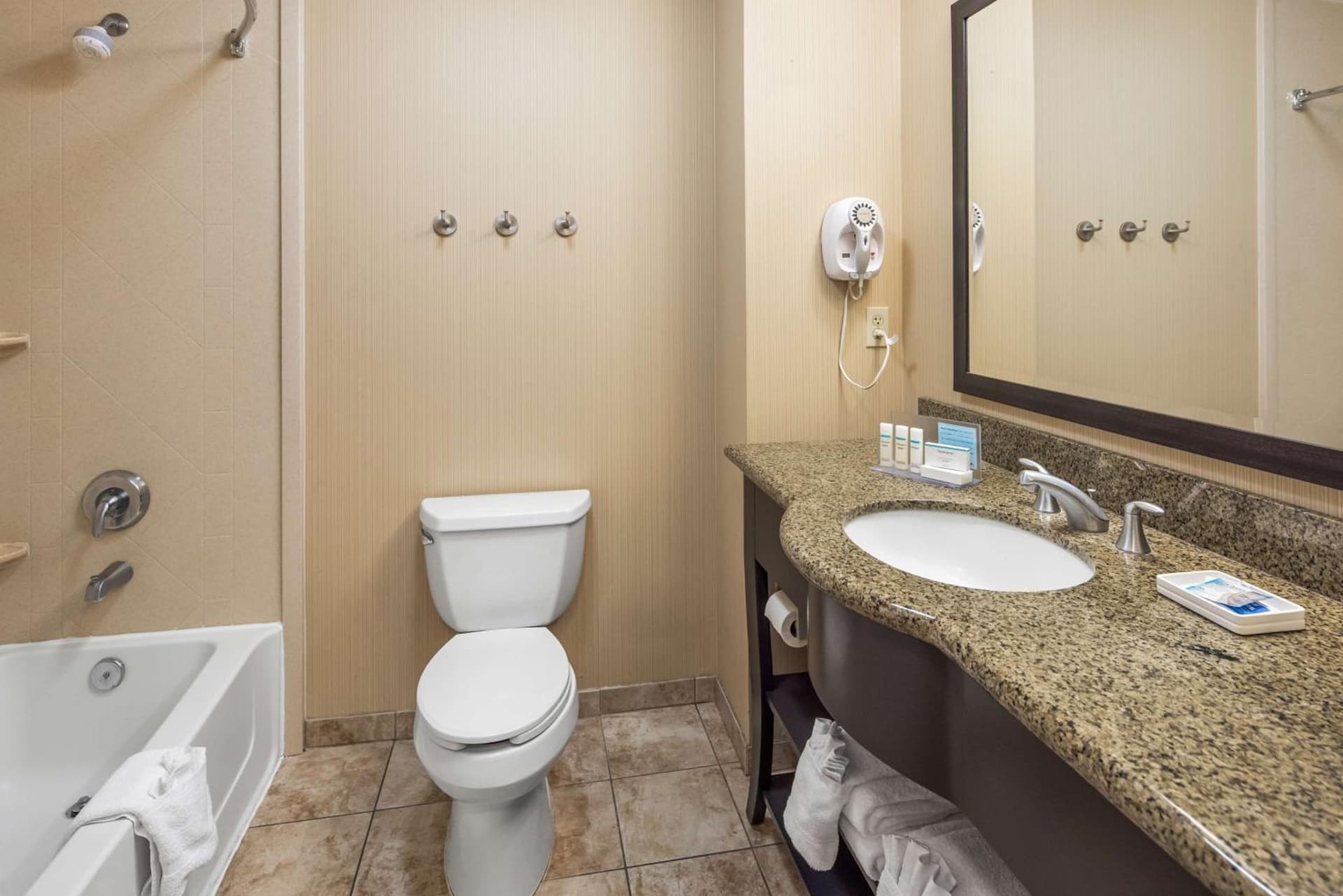 Hampton Inn & Suites Banning/Beaumont property views in Banning, CA — gallery photo 3