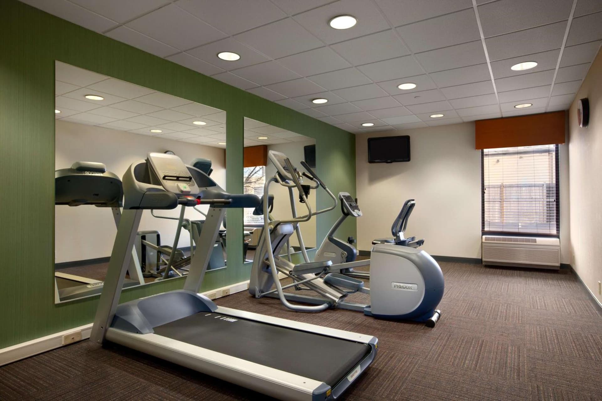Hampton Inn Boston/Braintree interior in Braintree — gallery photo 2