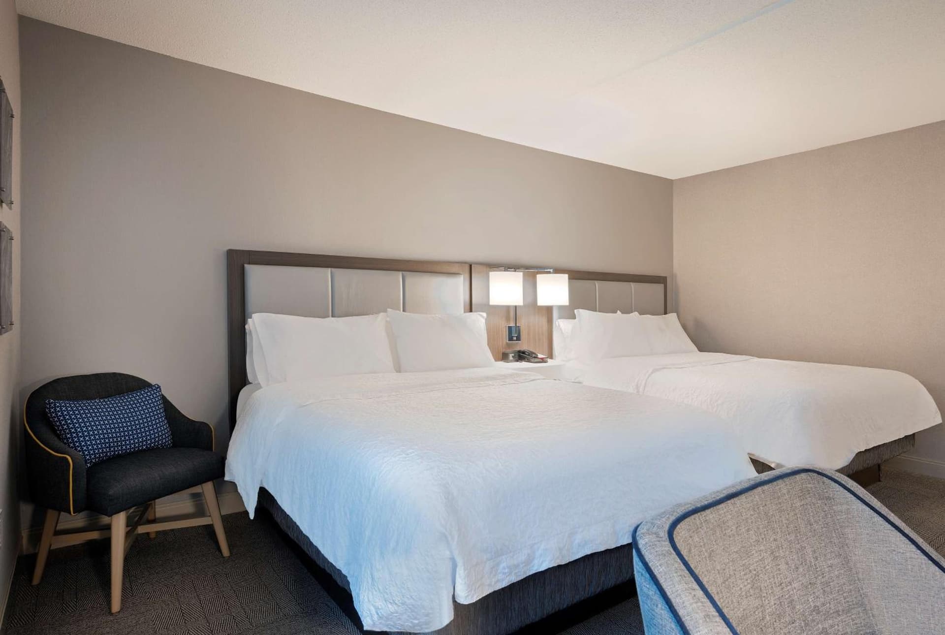 Hampton Inn by Hilton Boston/Cambridge gallery photo in Cambridge, MA — image 14