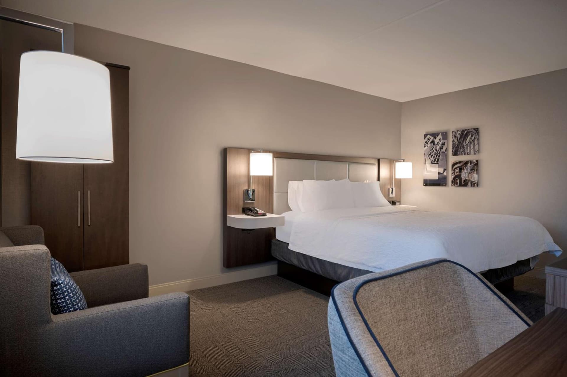 Hampton Inn by Hilton Boston/Cambridge gallery photo in Cambridge, MA — image 12