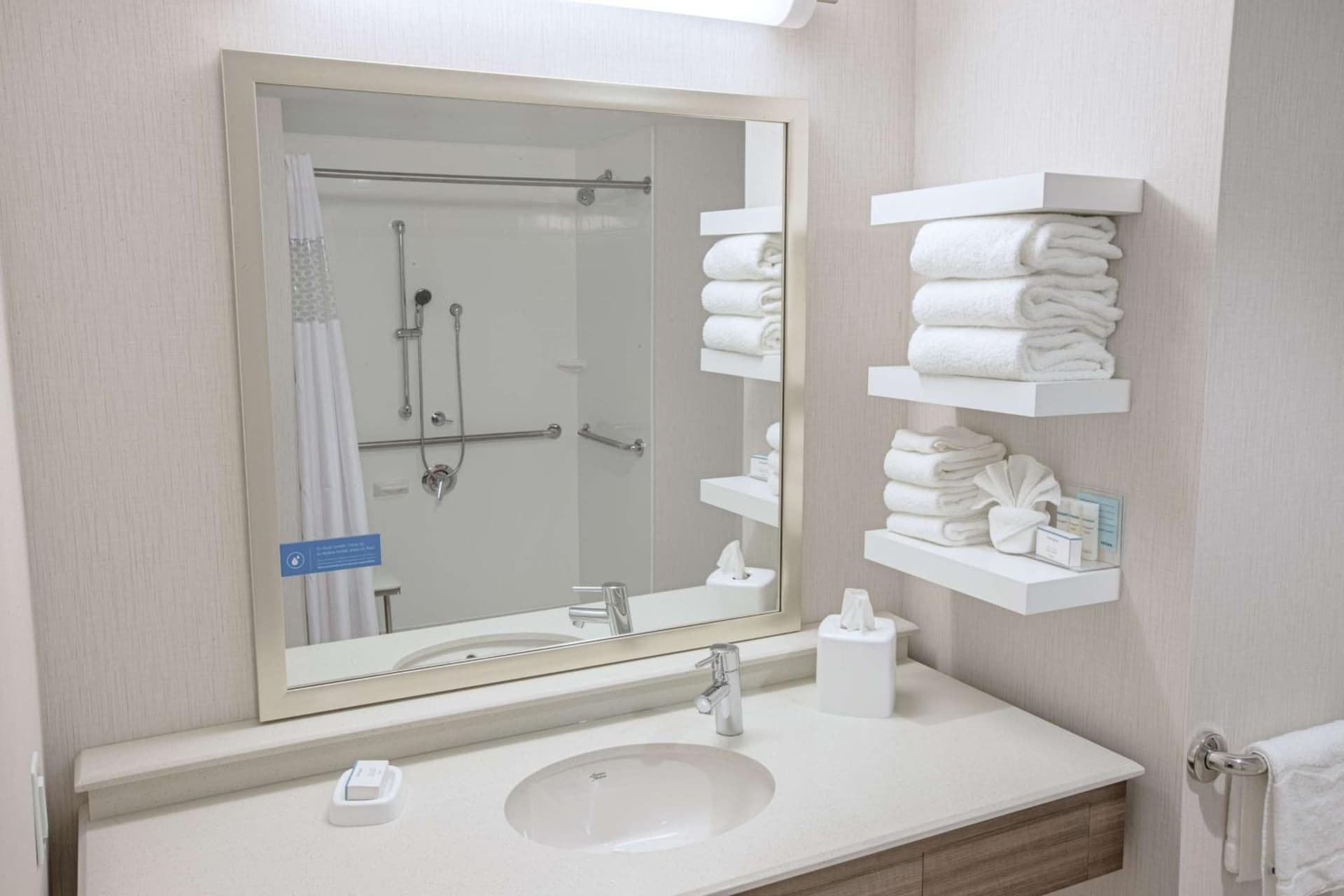 Hampton Inn by Hilton Amesbury, MA gallery photo in Amesbury — image 7