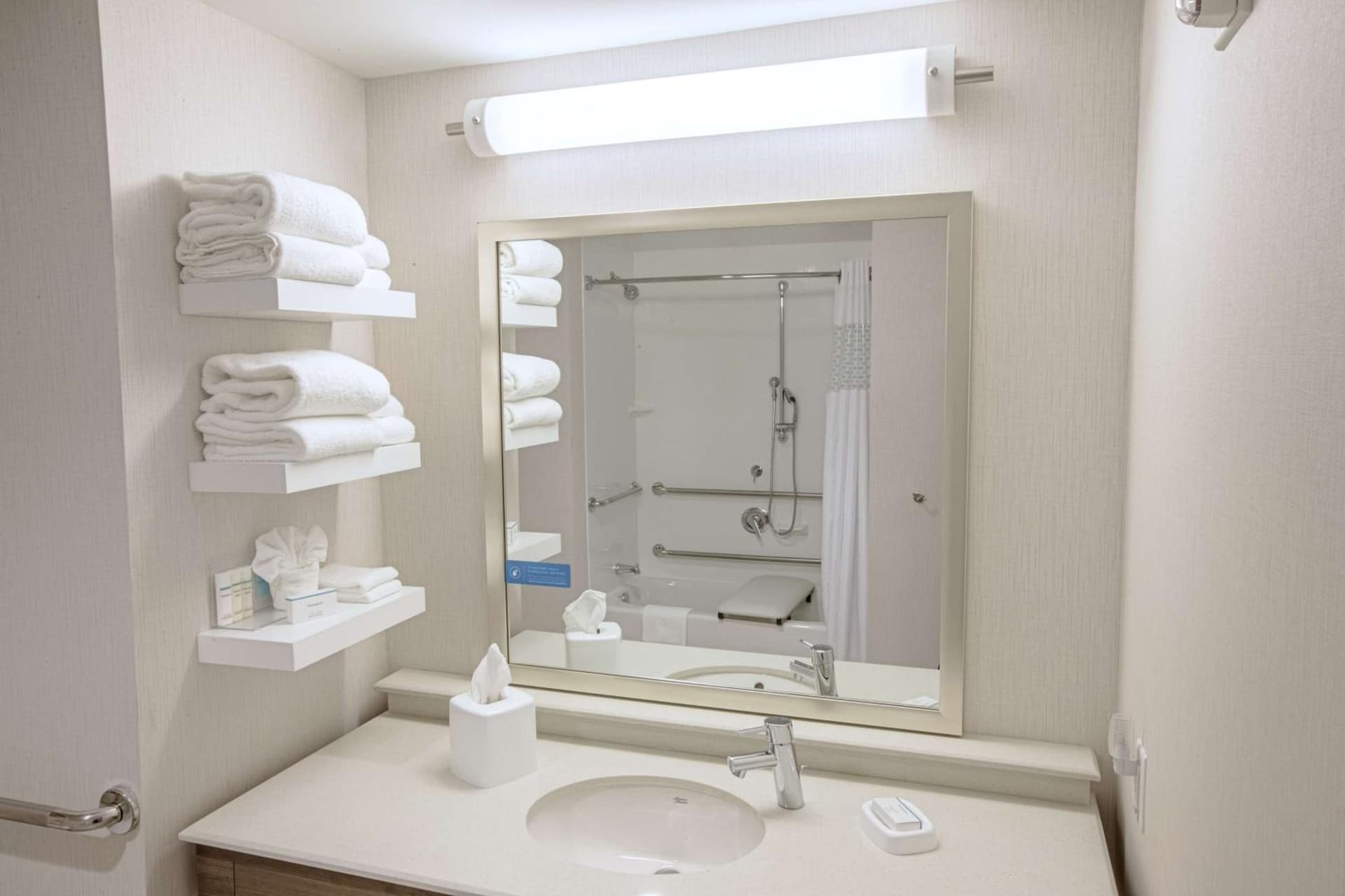 Hampton Inn by Hilton Amesbury, MA gallery photo in Amesbury — image 35