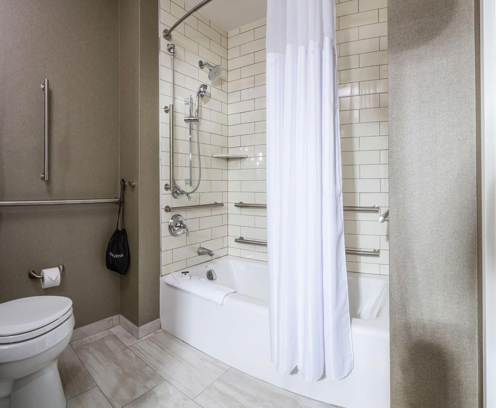 DoubleTree by Hilton Boston-Andover gallery photo in Andover — image 46