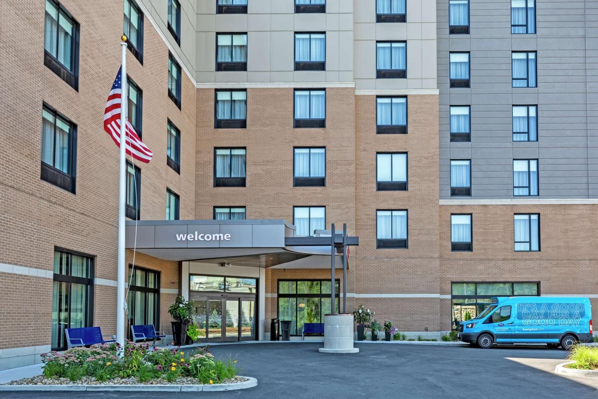 Hampton Inn & Suites Boston/Waltham property views in Waltham, MA — gallery photo 3