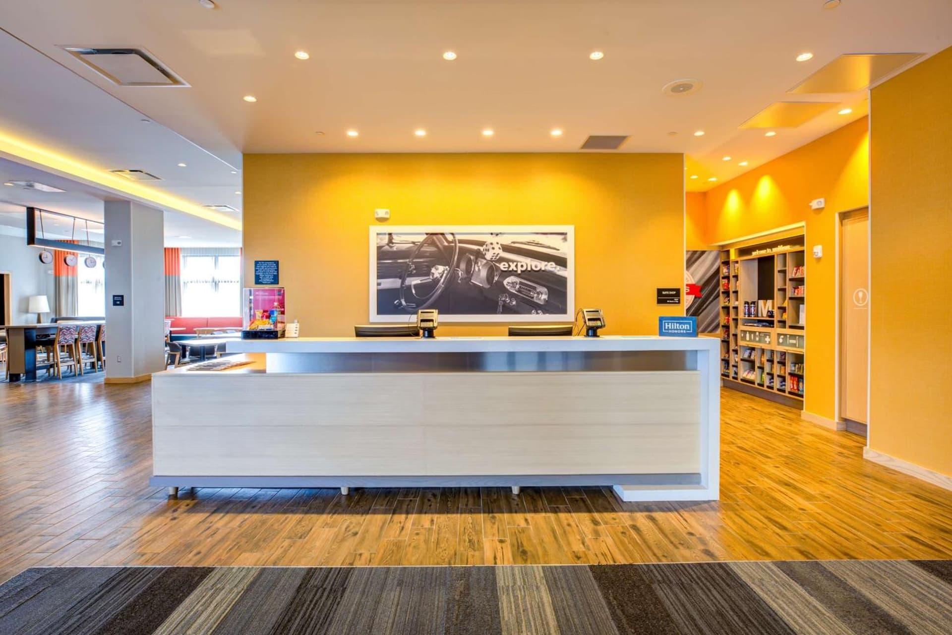 Hampton Inn & Suites Boston/Waltham gallery photo in Waltham, MA — image 7