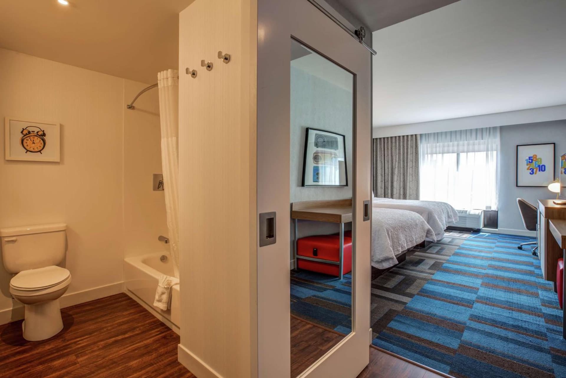 Hampton Inn & Suites Boston/Waltham gallery photo in Waltham, MA — image 15