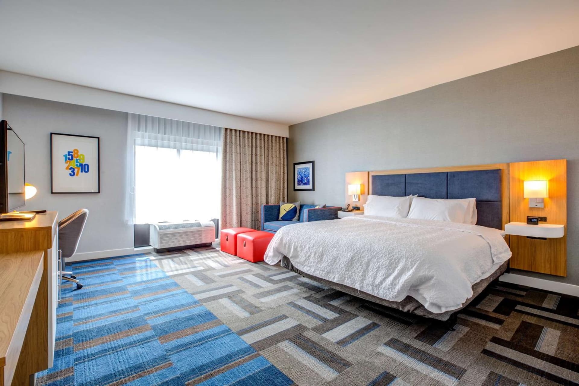 Hampton Inn & Suites Boston/Waltham gallery photo in Waltham, MA — image 18