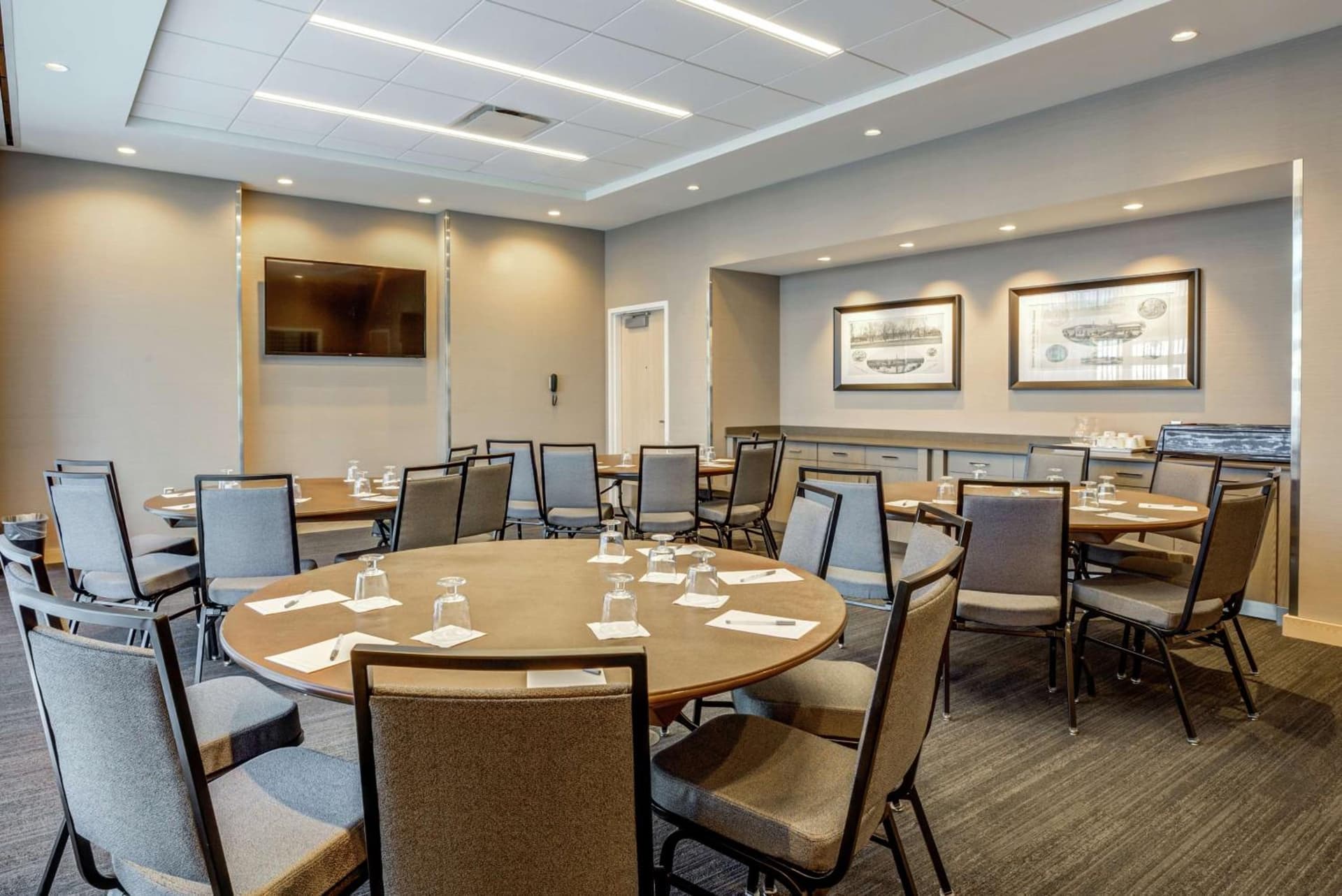 Hampton Inn & Suites Boston/Waltham gallery photo in Waltham, MA — image 32