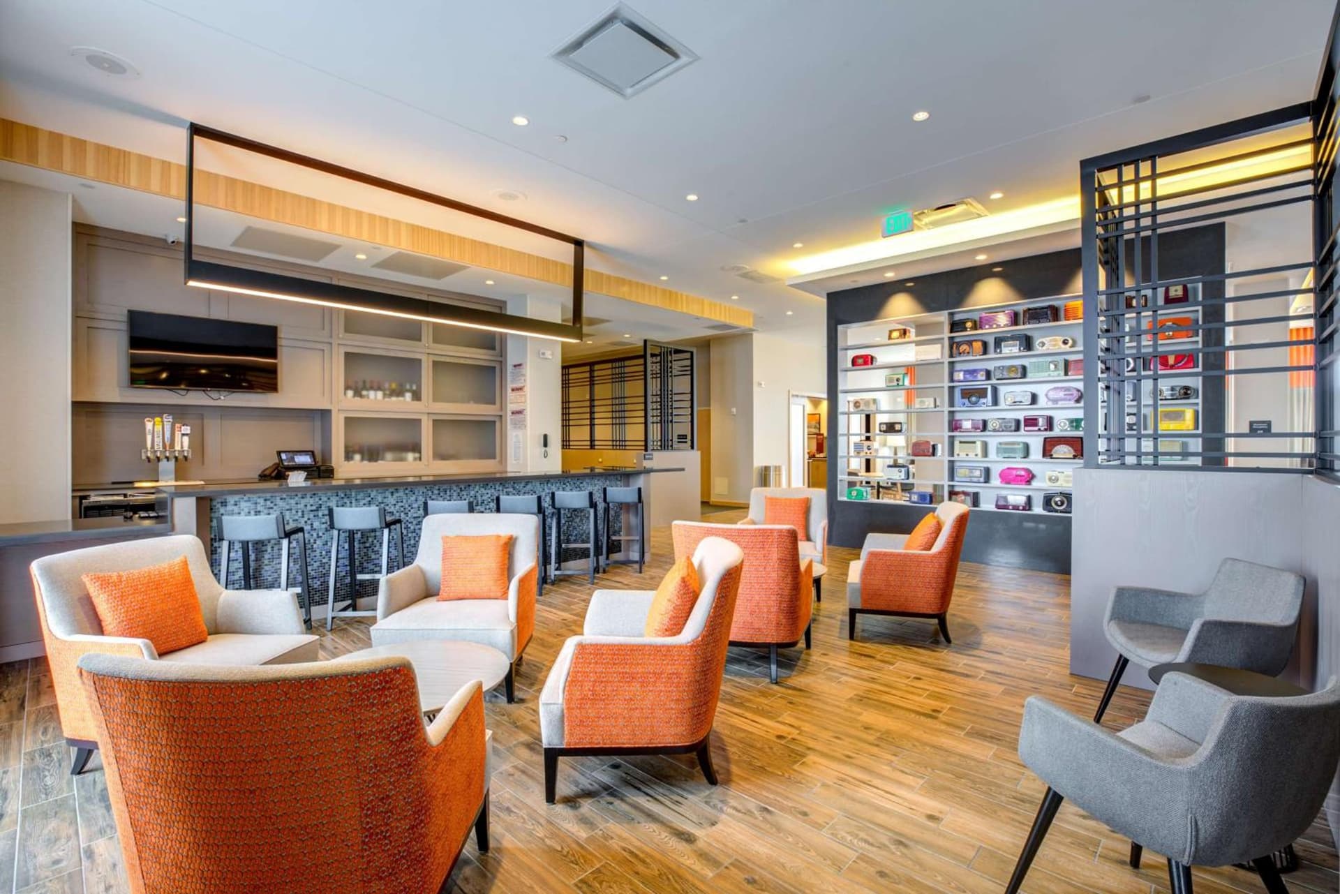 Hampton Inn & Suites Boston/Waltham gallery photo in Waltham, MA — image 19