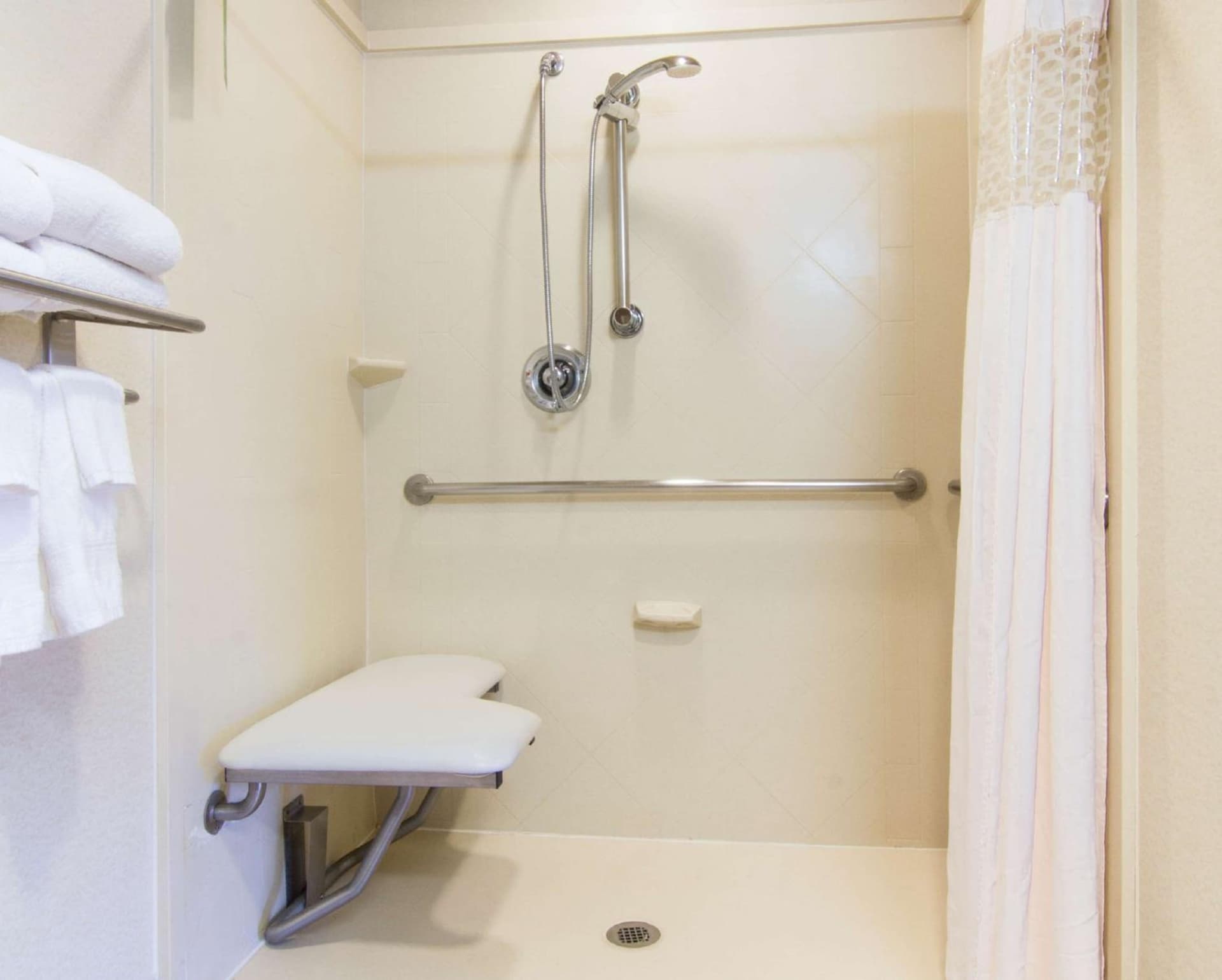 Hampton Inn and Suites-Brownsville gallery photo in Brownsville, TX — image 14