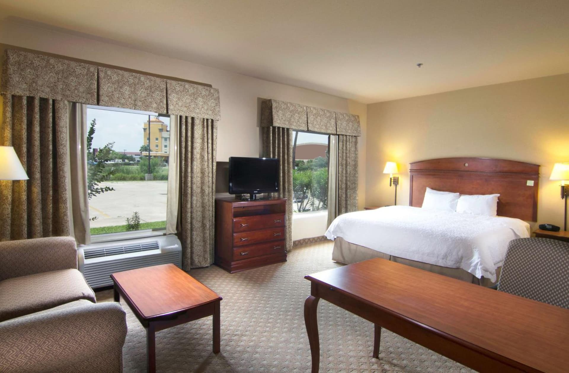 Hampton Inn and Suites-Brownsville gallery photo in Brownsville, TX — image 6