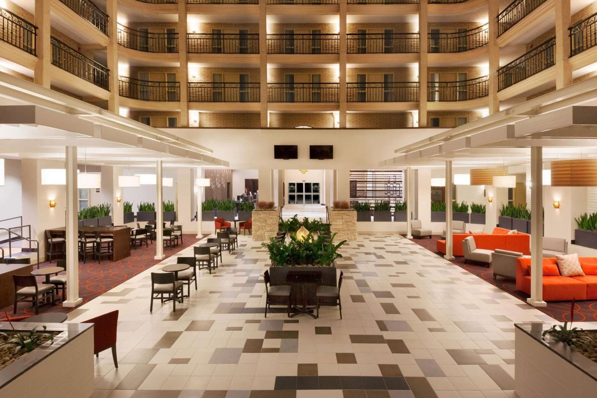 Embassy Suites Baton Rouge gallery photo in Baton Rouge, LA — image 24