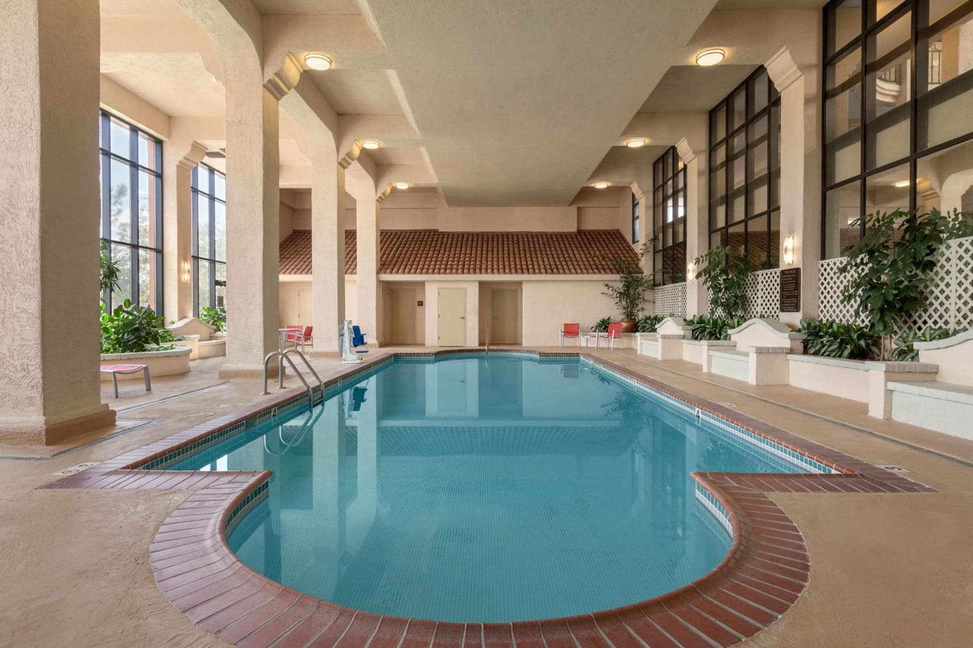 Embassy Suites Baton Rouge interior in Baton Rouge, LA — gallery photo 2