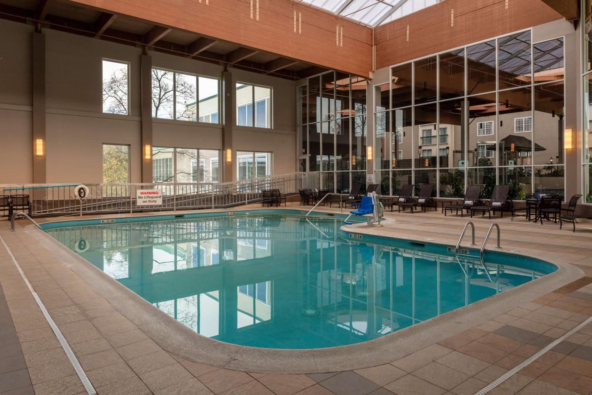 DoubleTree by Hilton Hotel Burlington Vermont gallery photo in Burlington, VT — image 10