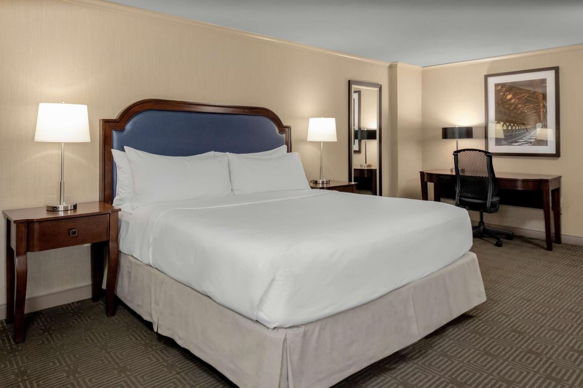 DoubleTree by Hilton Hotel Burlington Vermont gallery photo in Burlington, VT — image 54