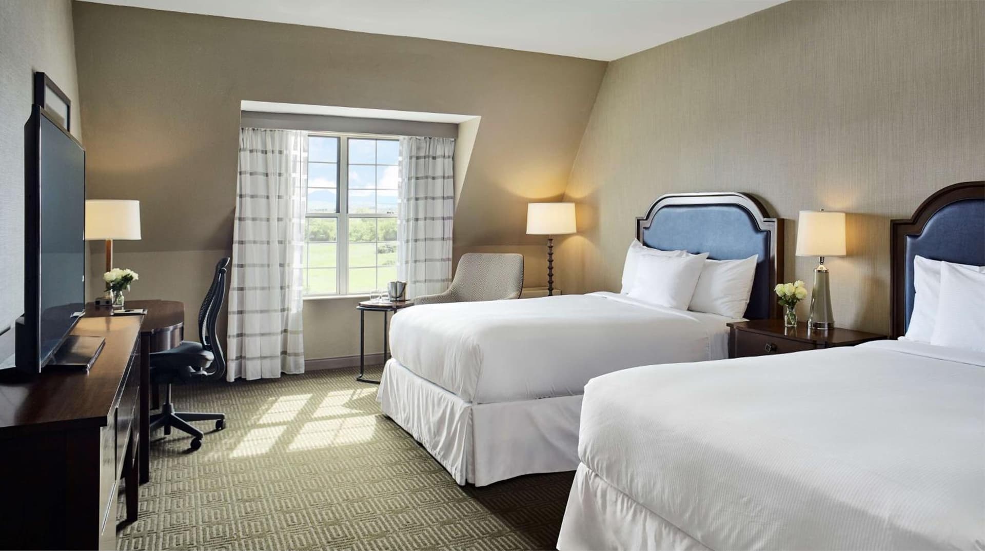 DoubleTree by Hilton Hotel Burlington Vermont gallery photo in Burlington, VT — image 16