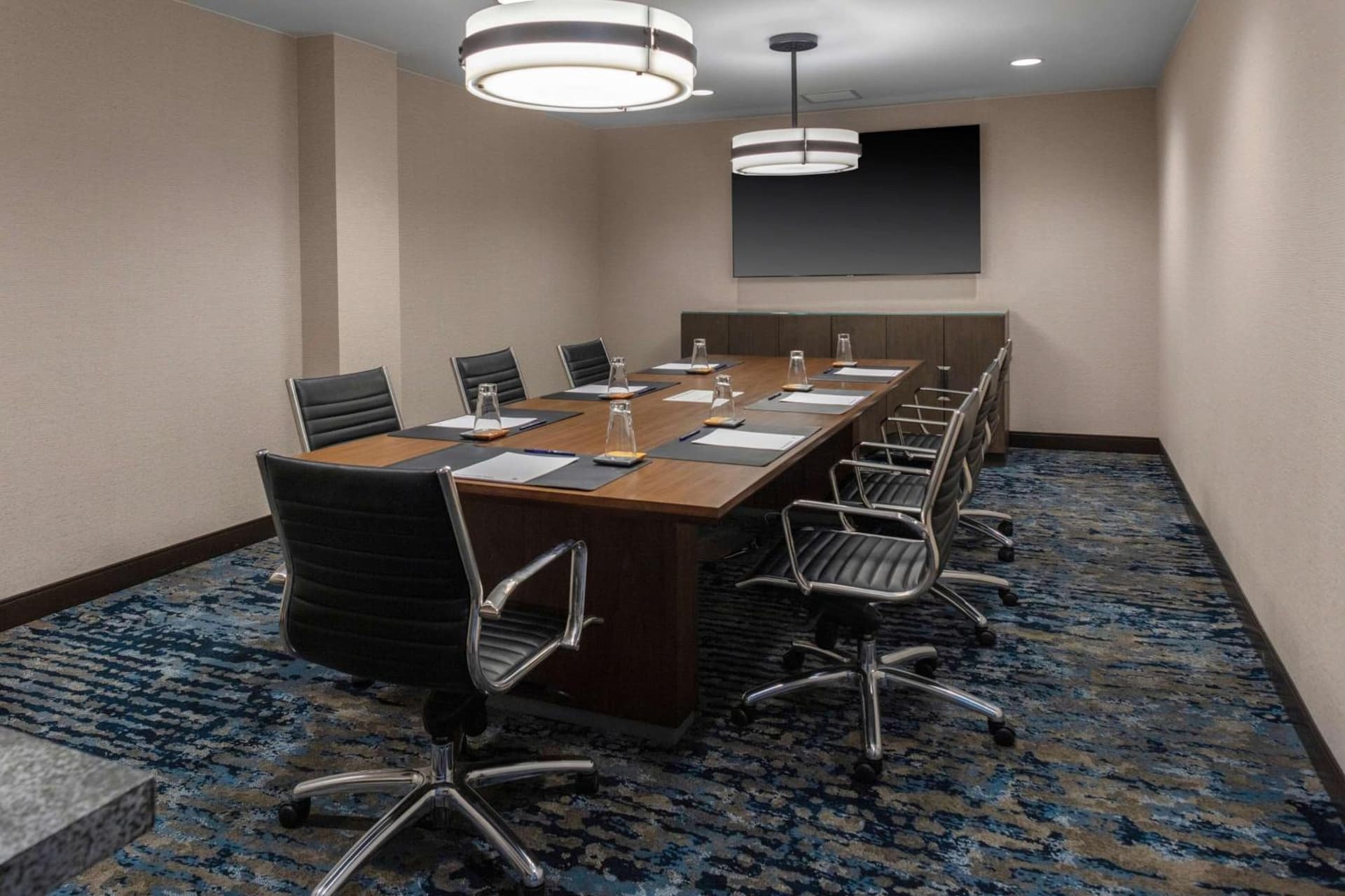 DoubleTree by Hilton Hotel Burlington Vermont gallery photo in Burlington, VT — image 23